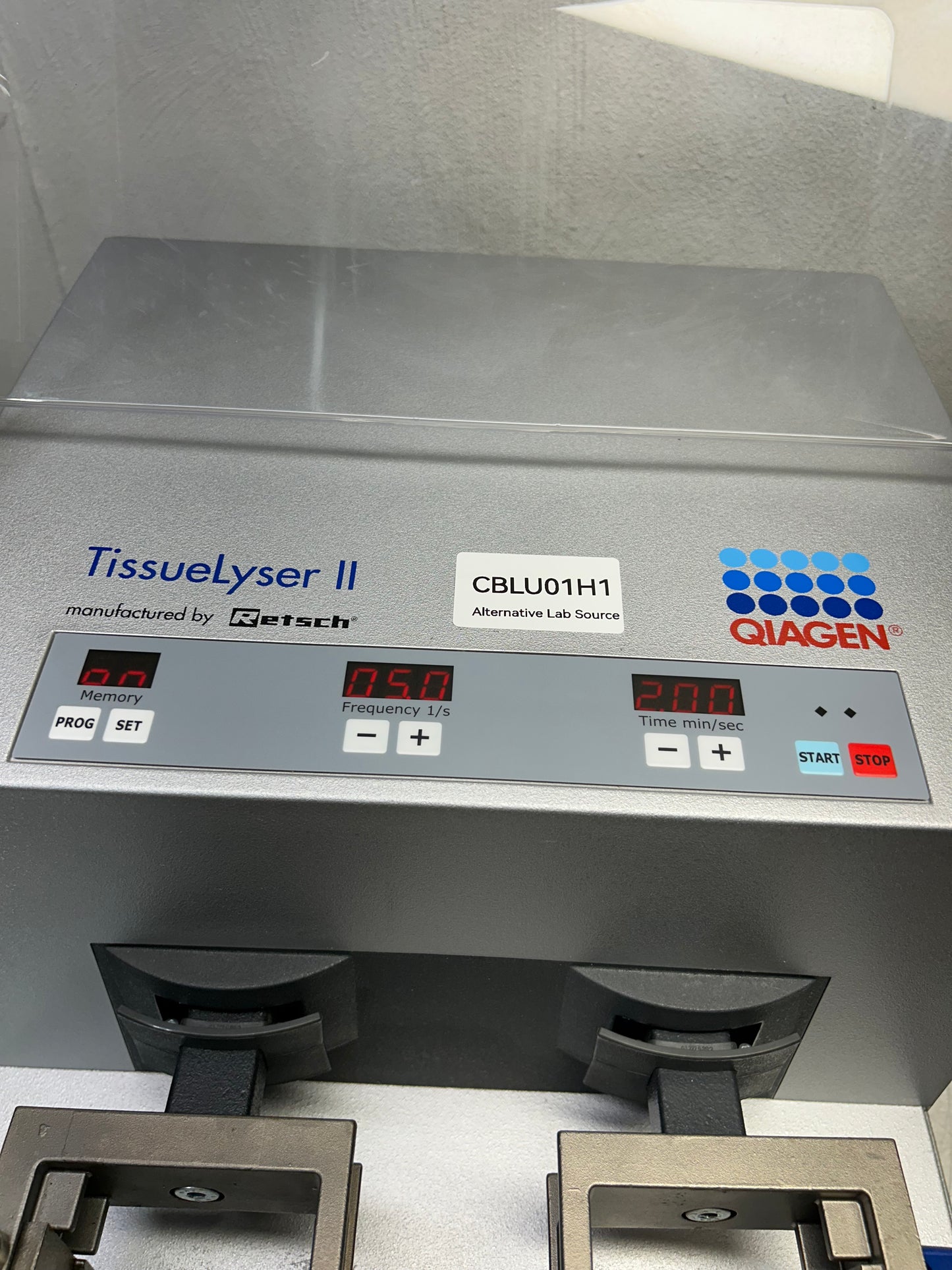 Retsch Qiagen Tissuelyser II Sample Disruptor MM400 DOM2009