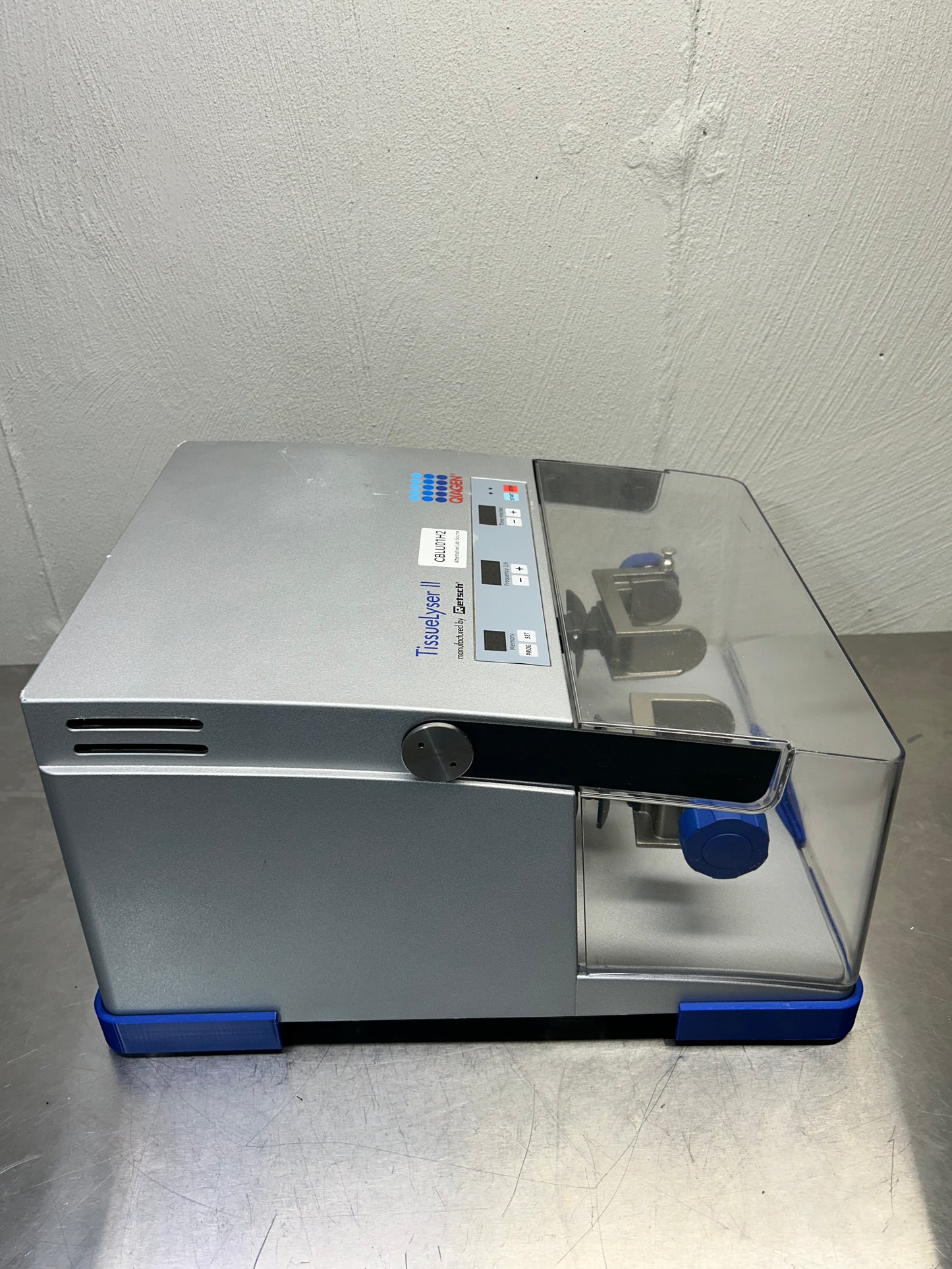 Retsch Qiagen Tissuelyser II Sample Disruptor MM400
