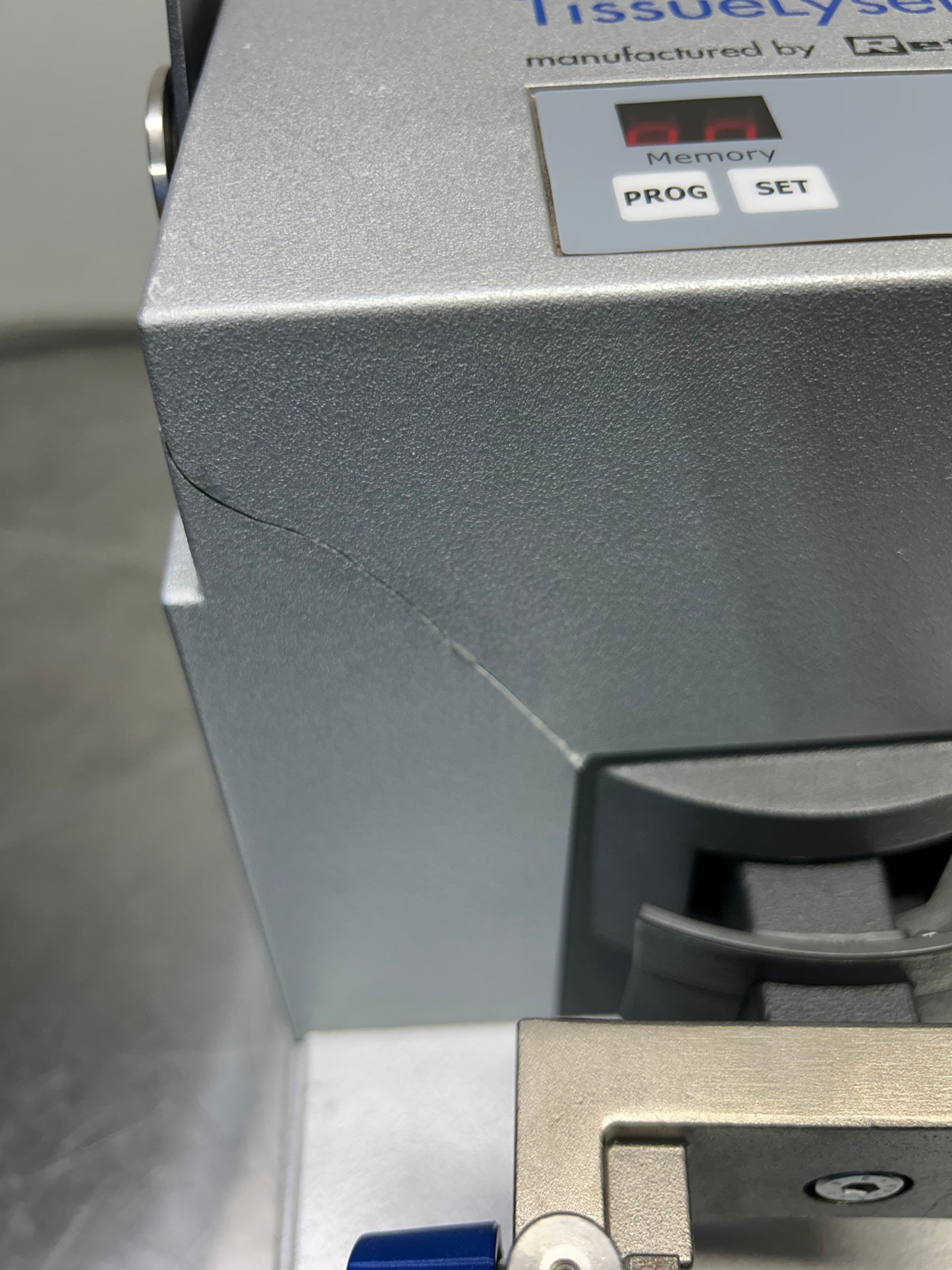 Retsch Qiagen Tissuelyser II Sample Disruptor MM400