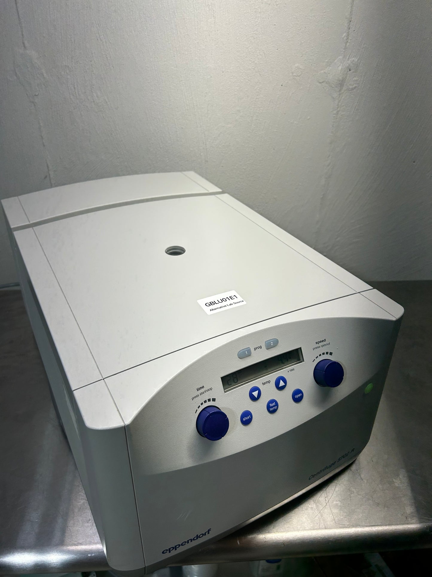 Eppendorf 5702R Refrigerated Centrifuge Unit 1