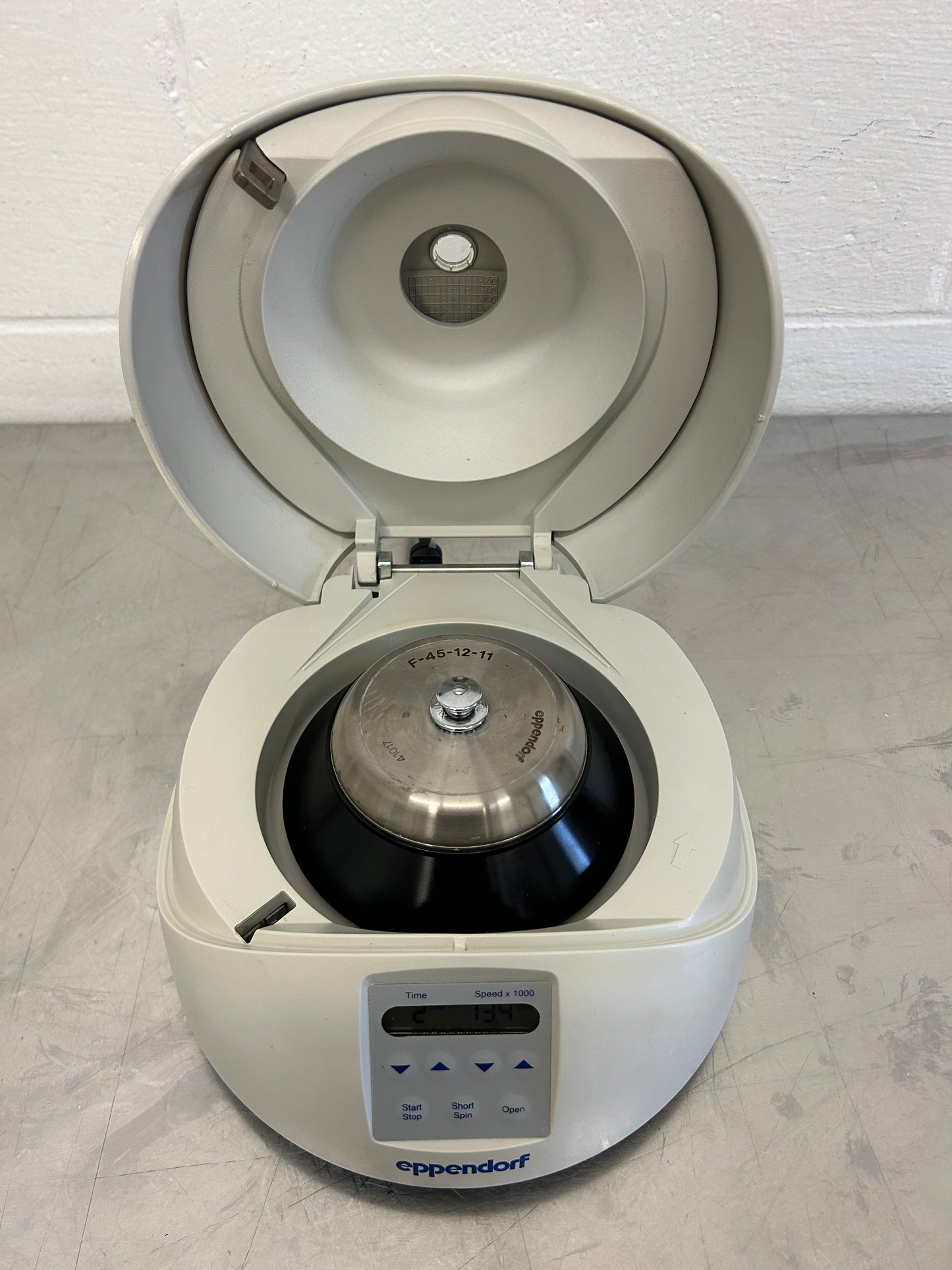Eppendorf MiniSpin Centrifuge Unit 1
