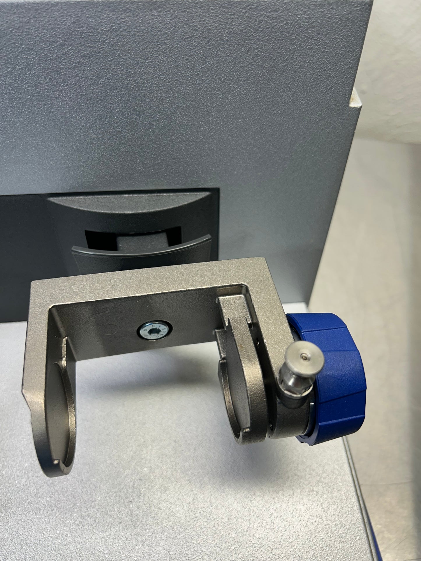 Retsch Qiagen Tissuelyser II Sample Disruptor MM400