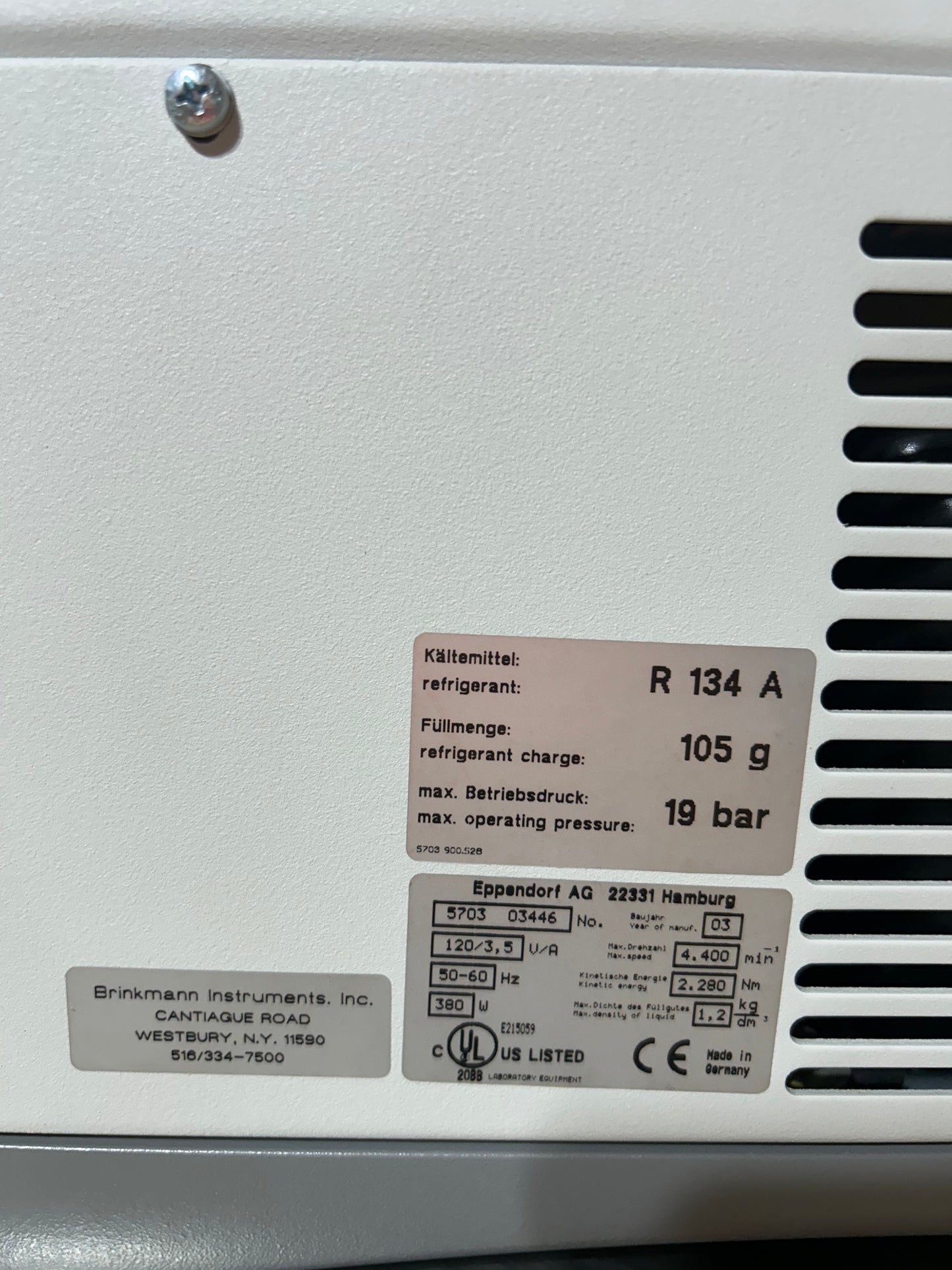 Eppendorf 5702R Refrigerated Centrifuge Unit 2