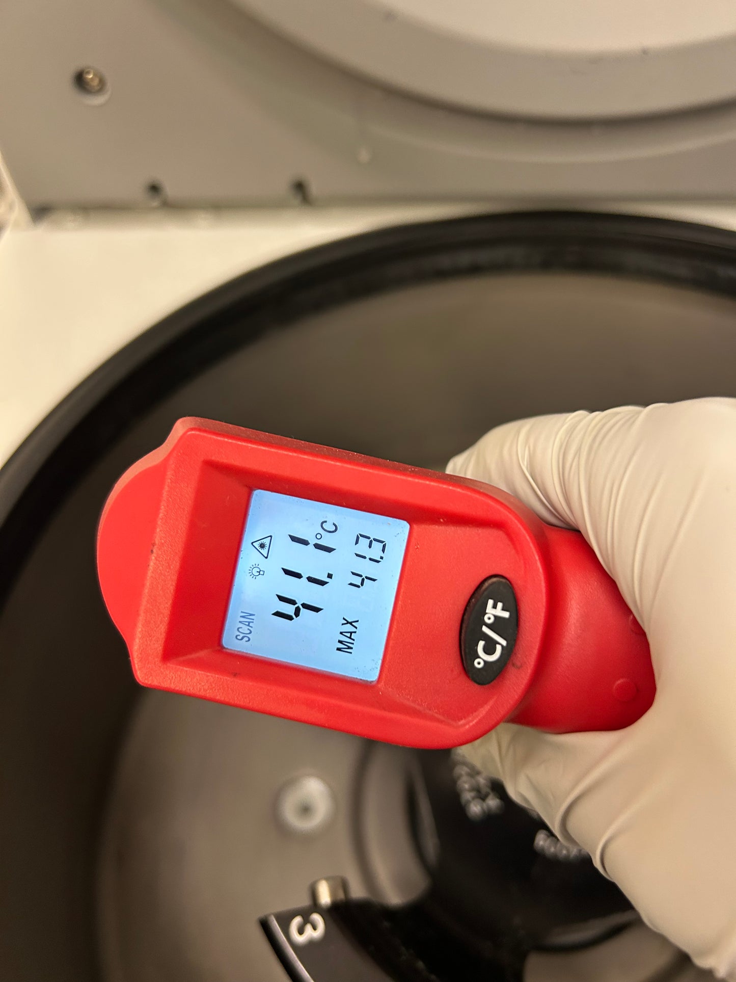 Eppendorf 5702RH Refrigerated/Heated Centrifuge