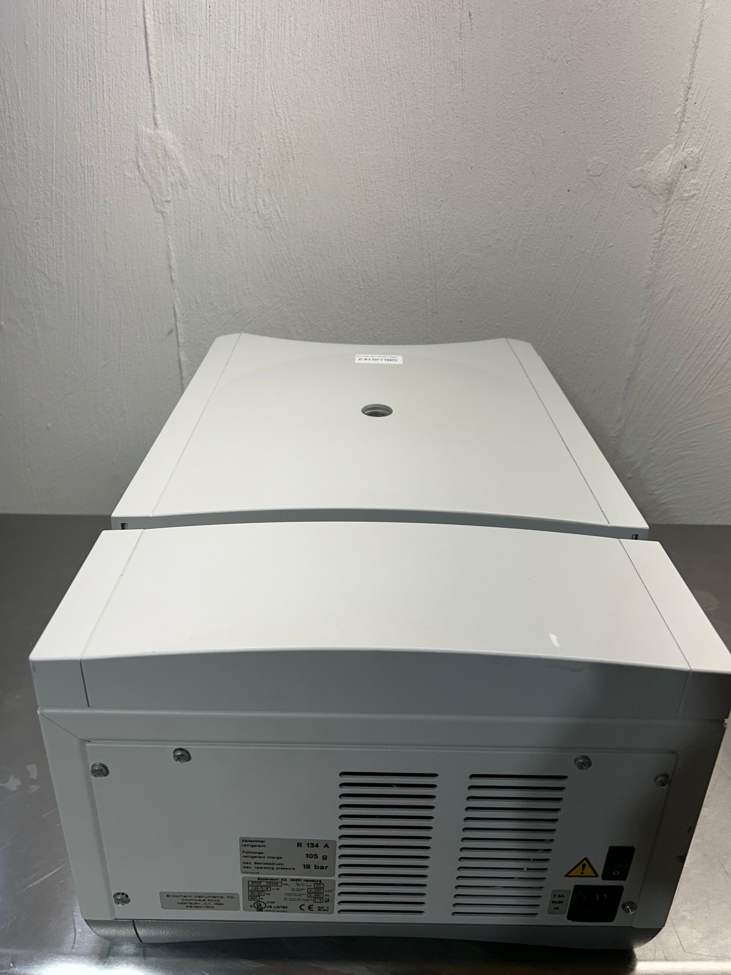 Eppendorf 5702R Refrigerated Centrifuge Unit 2
