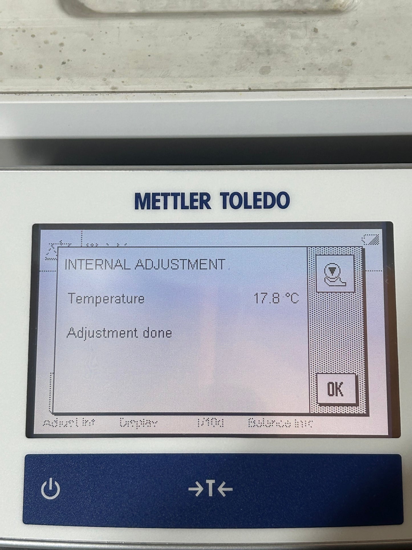 Mettler Toledo XS205DU Analytical Balance Readability 0.01 mg Unit 2
