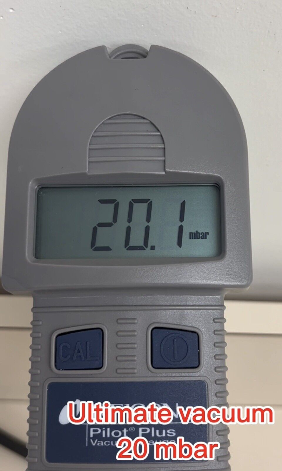 Buchi V-700 Diaphragm Pump with V-850 Vacuum Controller