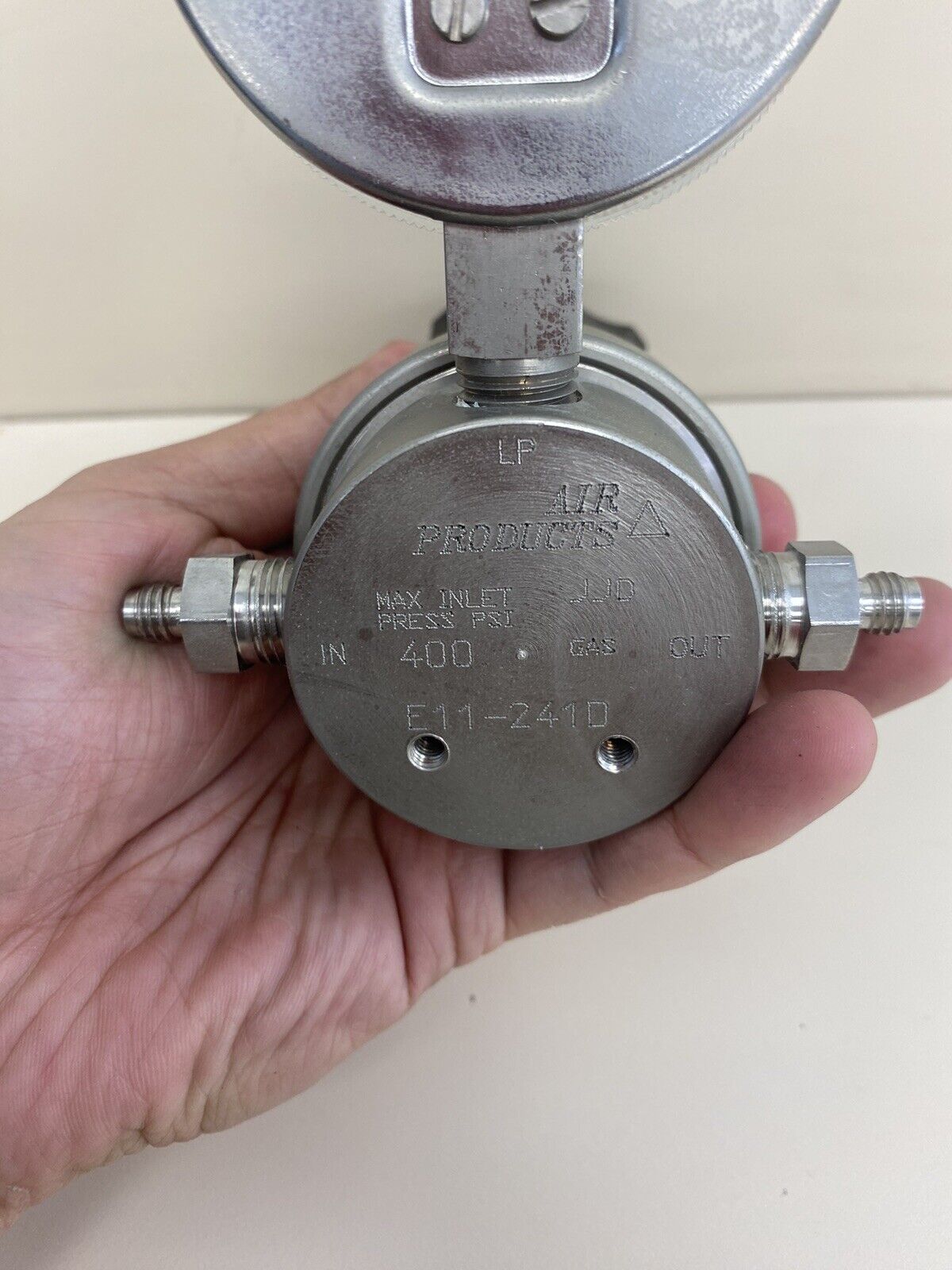 Air products in line regulator 100 psig