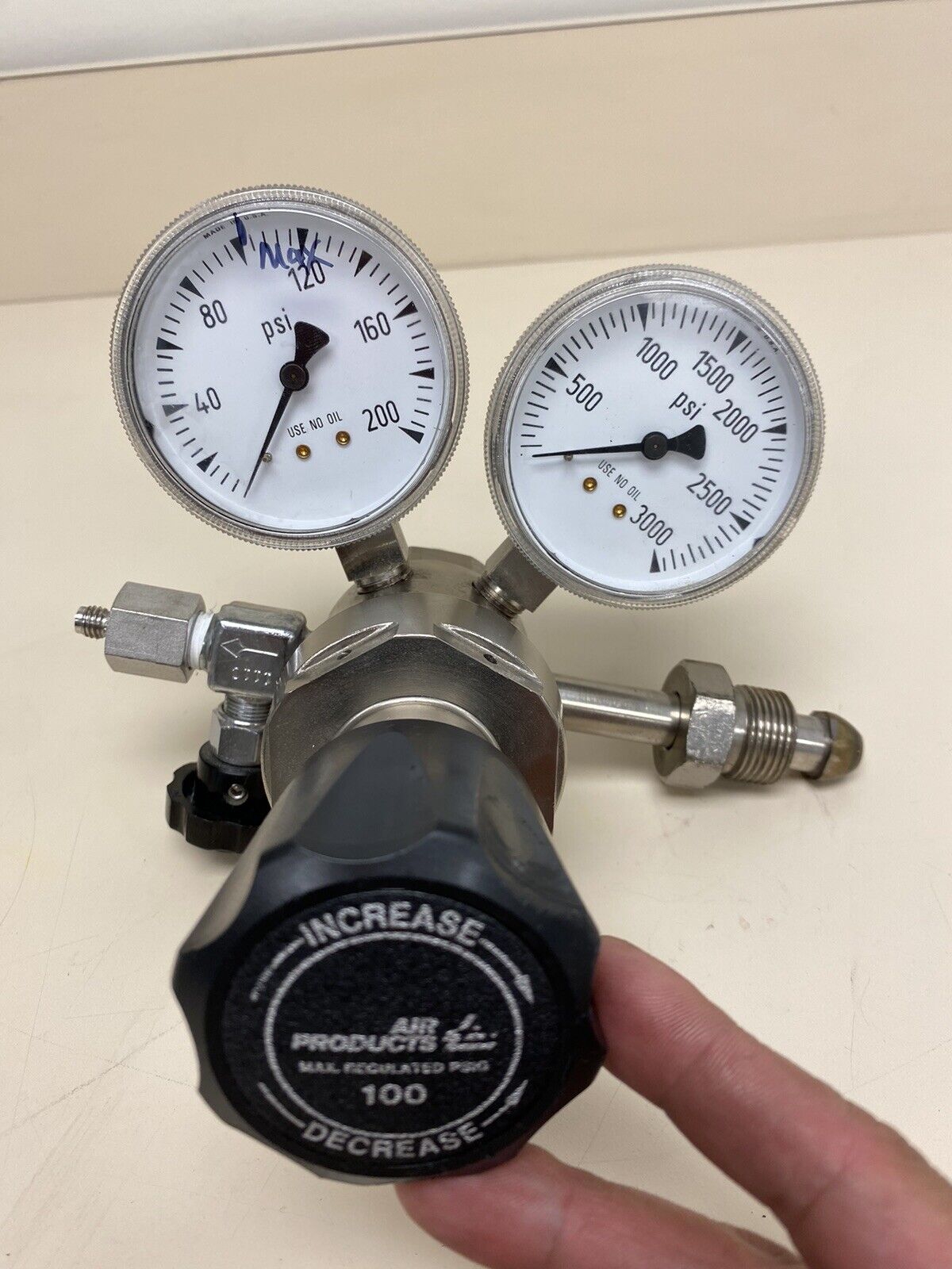 Air product Two Stage Inert Gas Regulator CGA580