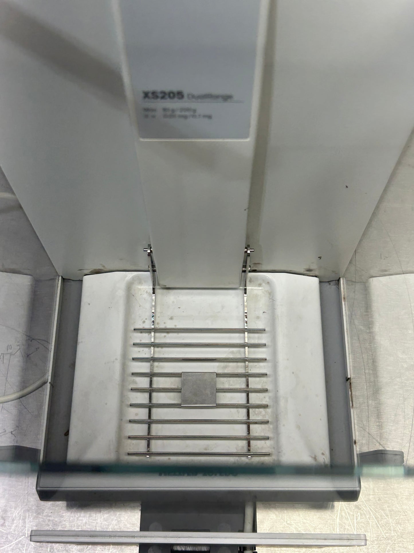 Mettler Toledo XS205DU Analytical Balance Readability 0.01 mg Unit 2
