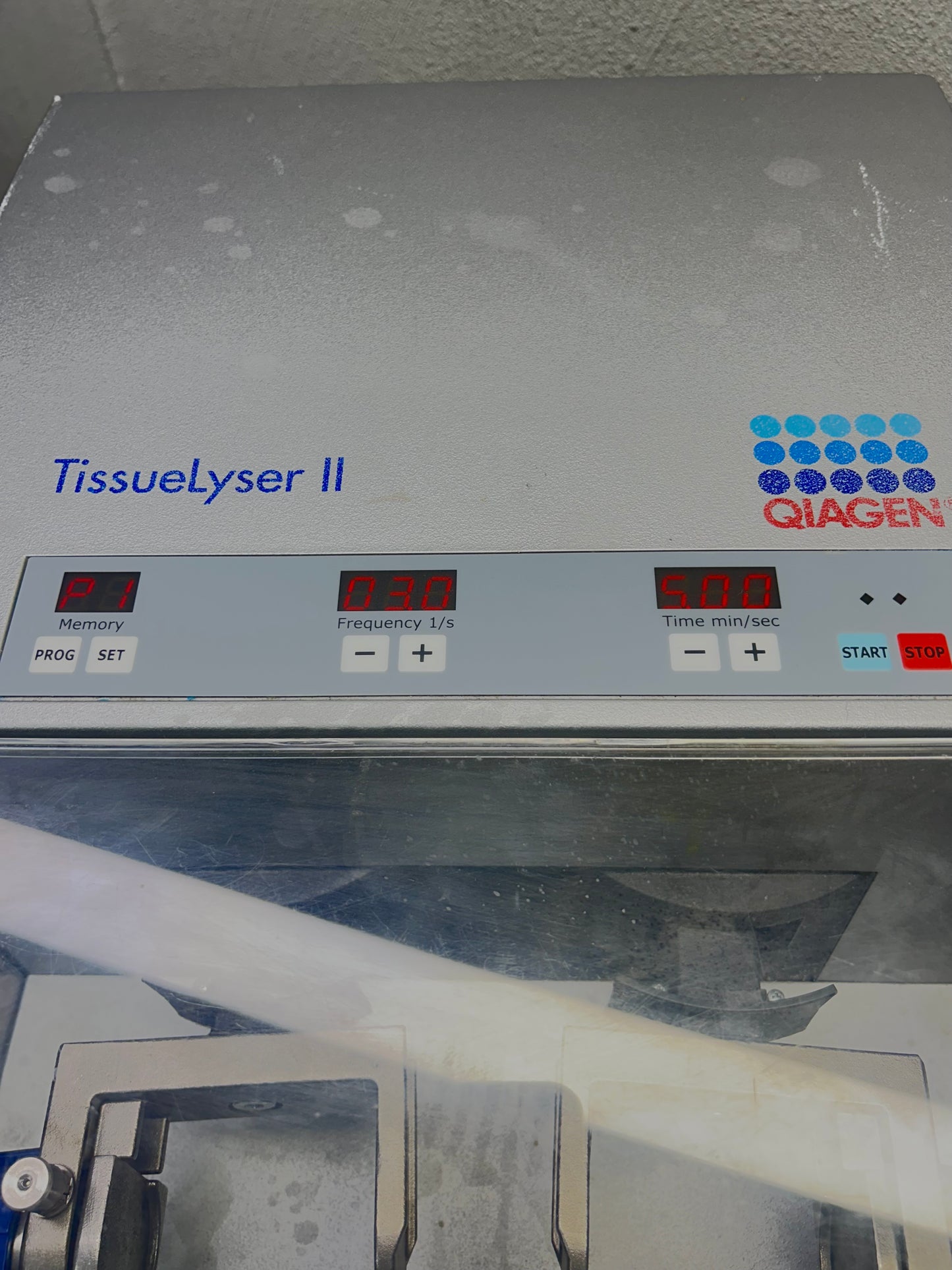 Retsch Qiagen Tissuelyser II Sample Disruptor MM400 DOM2020