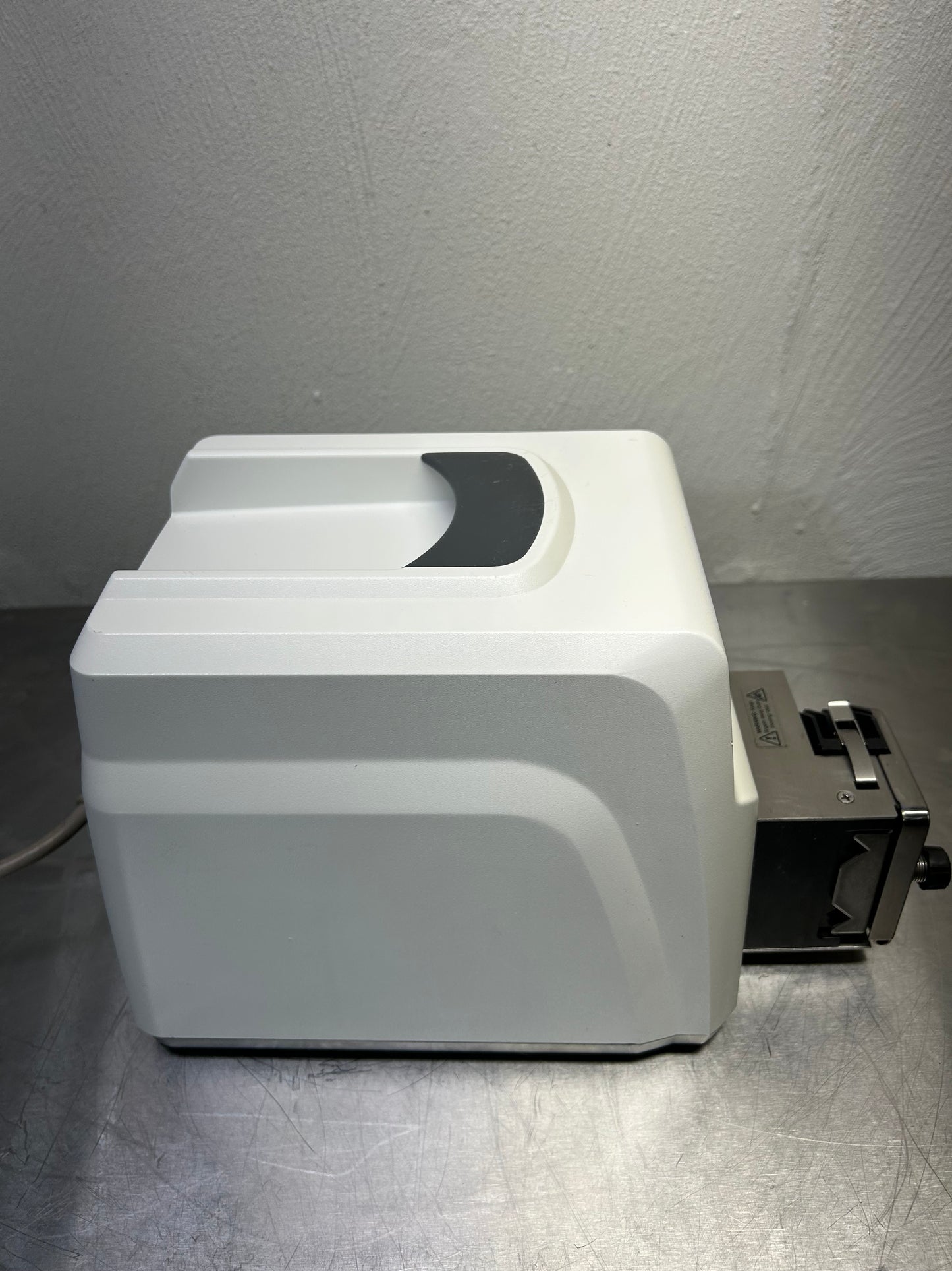 Masterflex L/S Console Drives Peristaltic Pump 7528-30 with 77250-62 pump head