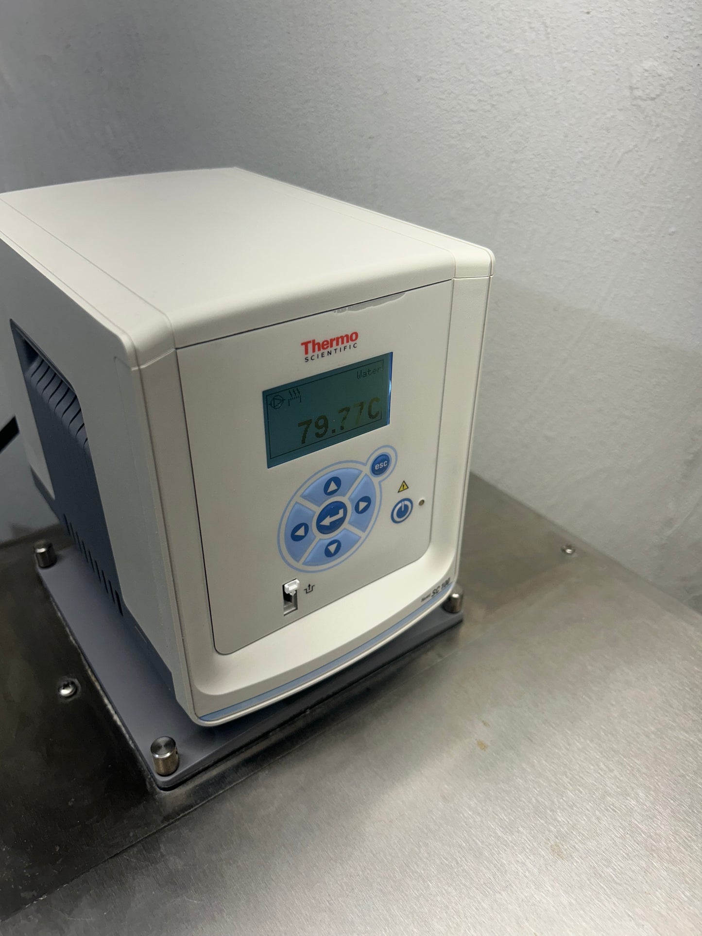 Thermo Scientific HAAKE 19L Water Bath S21 SC 100 Circulator