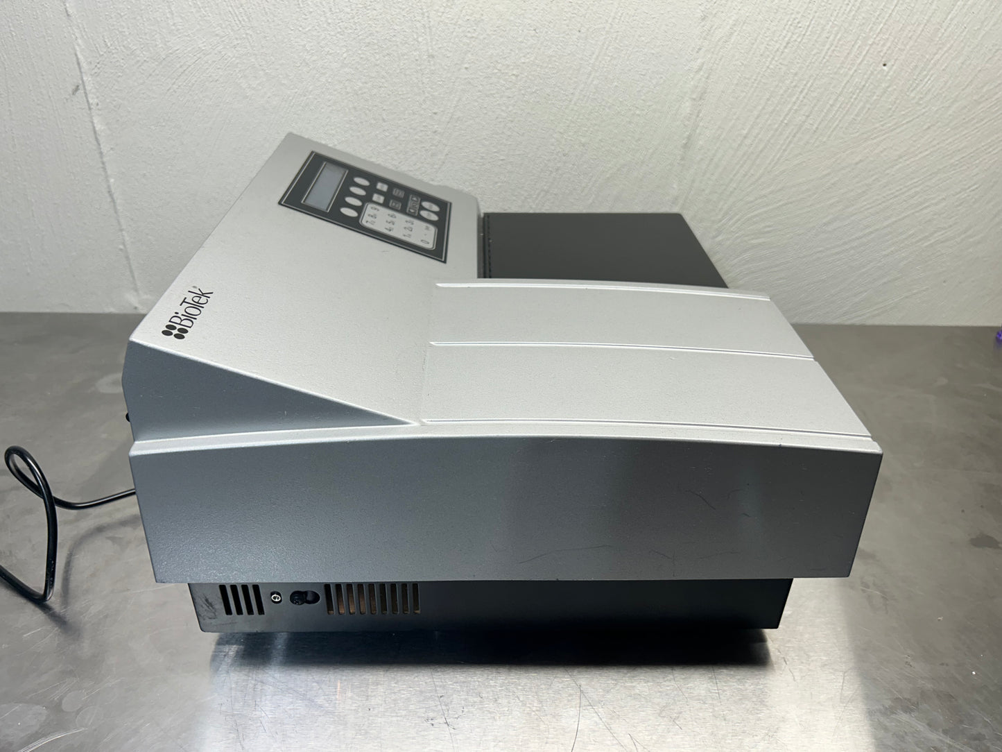 Biotek ELx808 Microplate Reader Absorbance