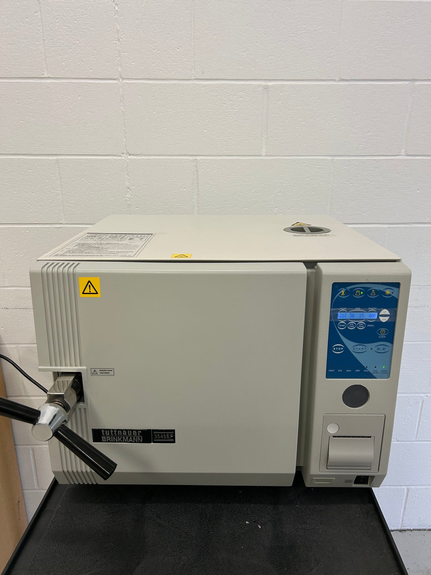 Tuttnauer Autoclave-Steam Sterilizer 3545E 220V