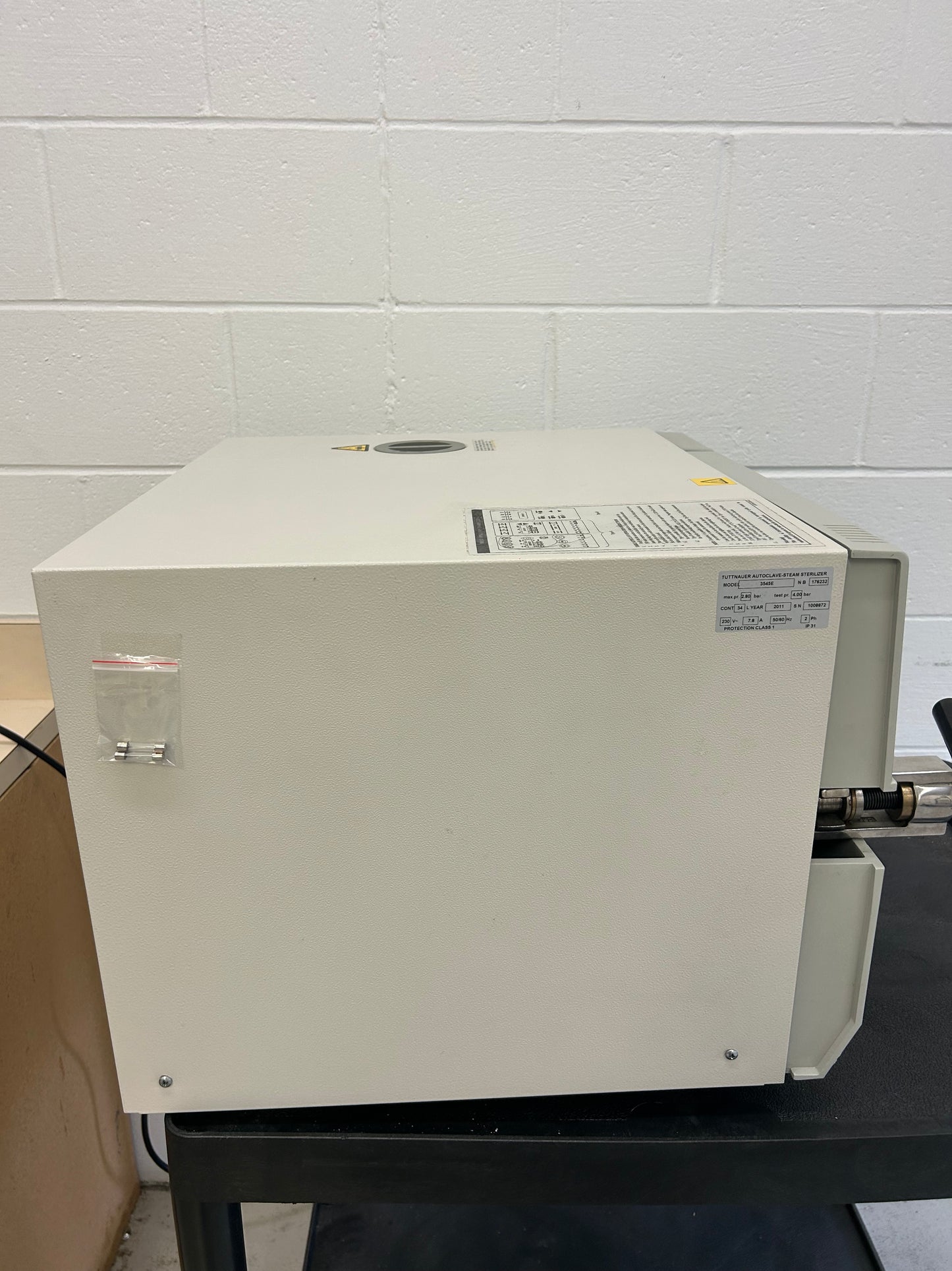 Tuttnauer Autoclave-Steam Sterilizer 3545E 220V