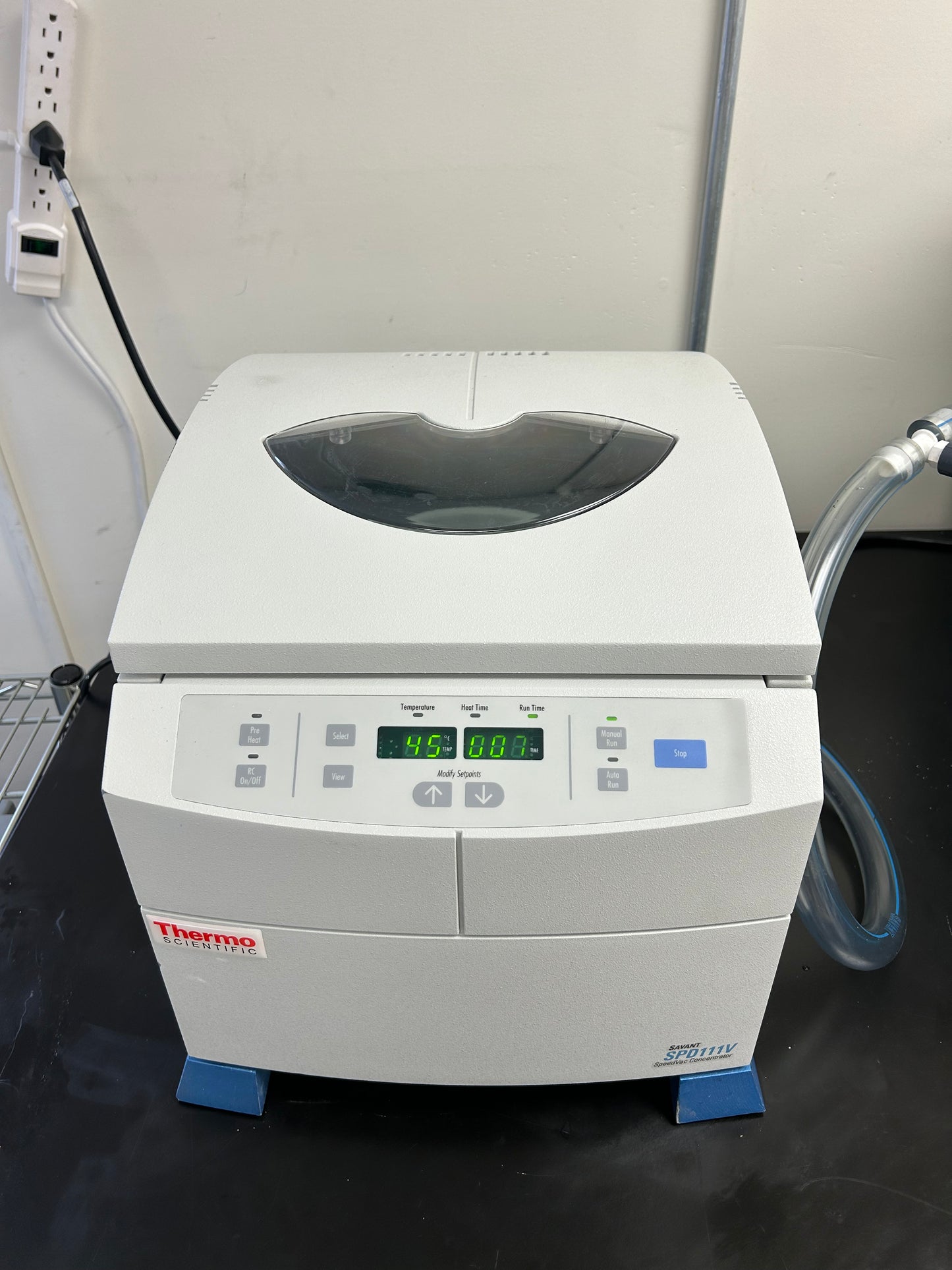 Savant SpeedVac SPD111V concentrator with UVS400