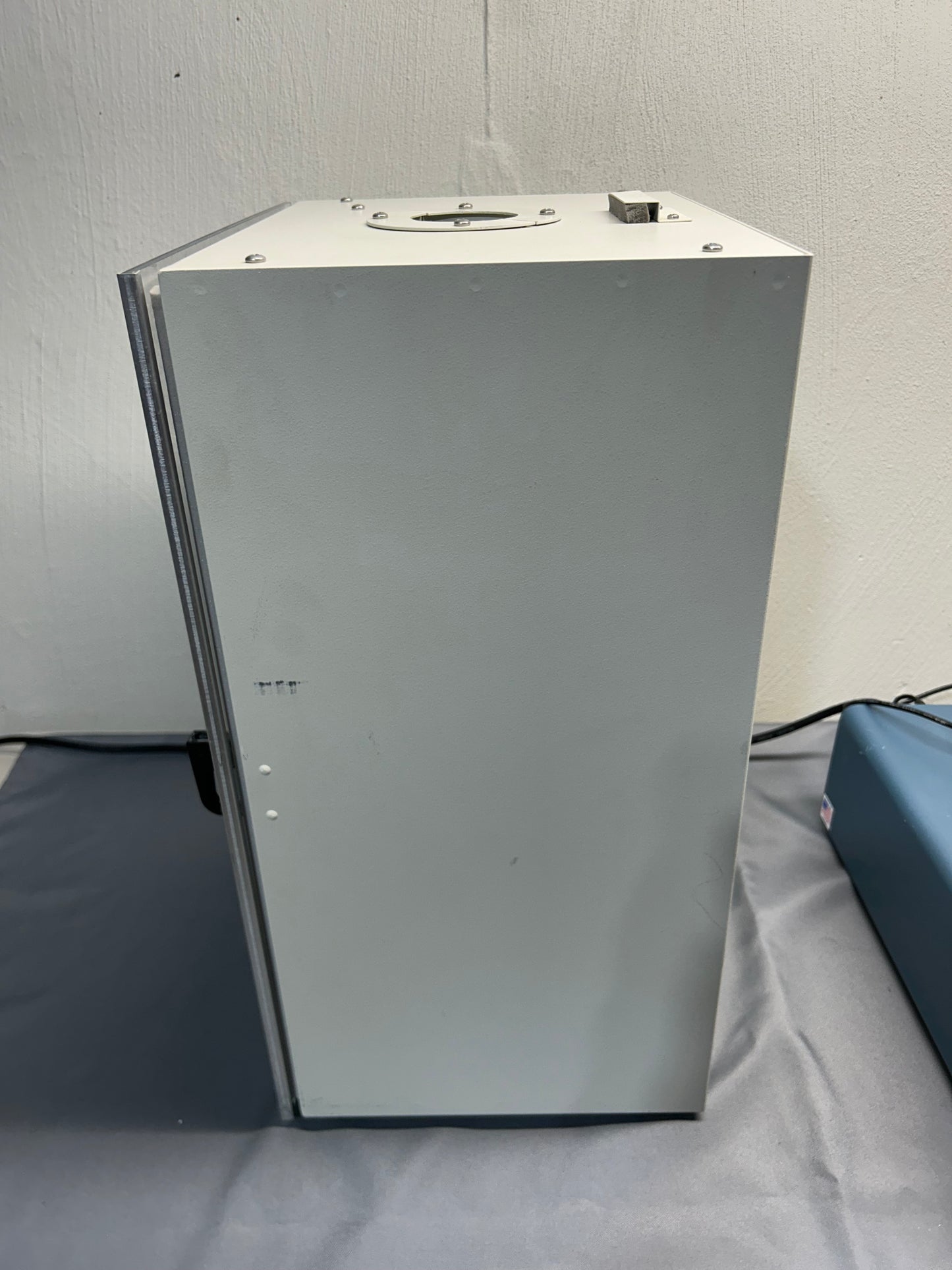 Misonix S-4000 Sonicator with CL4 Converter and sound enclosure