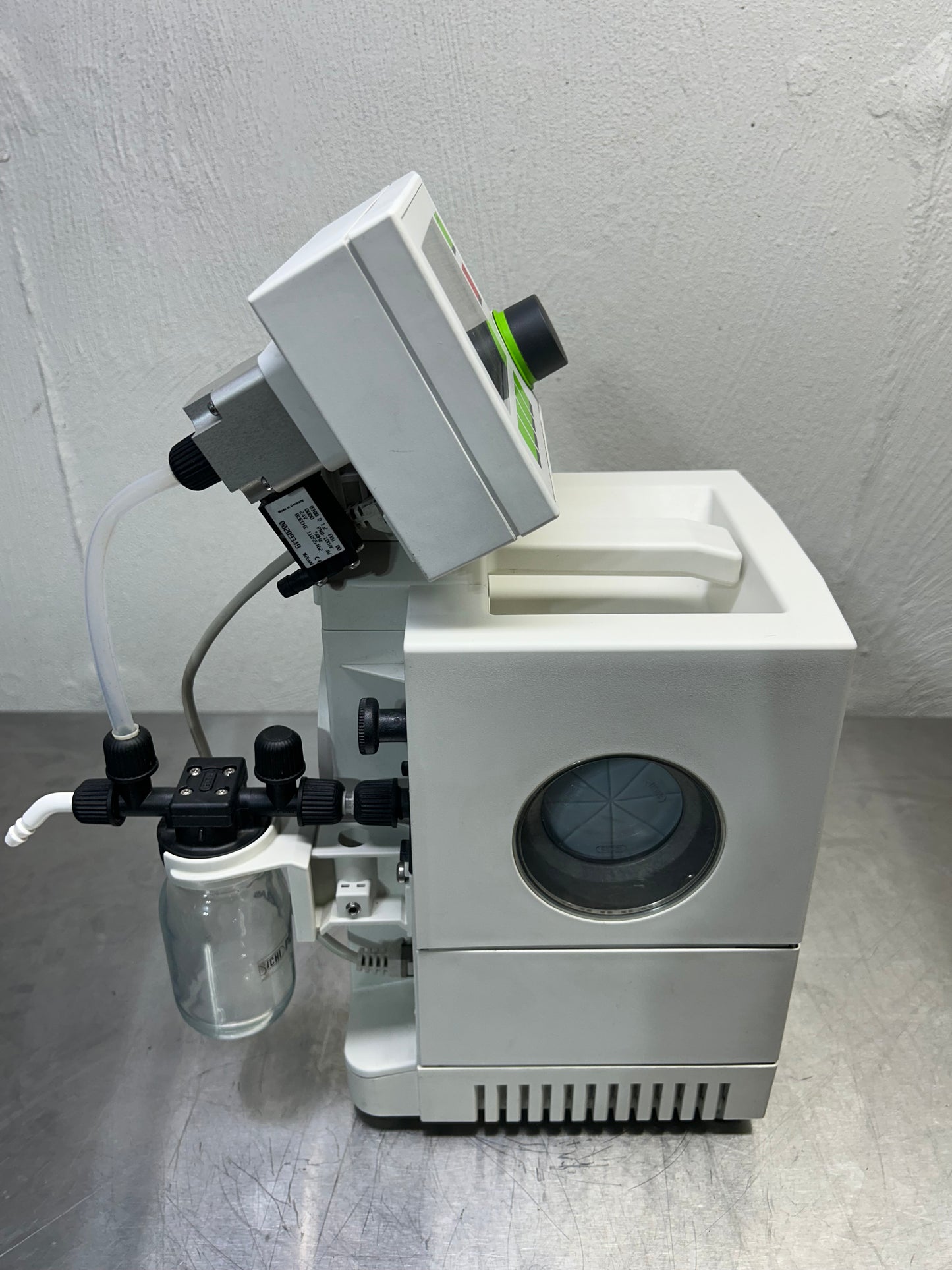 Buchi V-700 Diaphragm Pump with V-850 Vacuum Controller DOM 2014