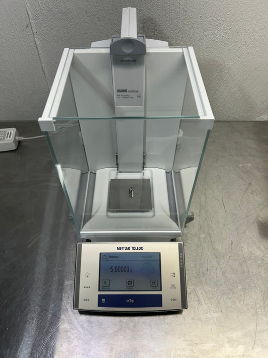 Mettler Toledo XS205DU Analytical Balance Readability 0.01 mg