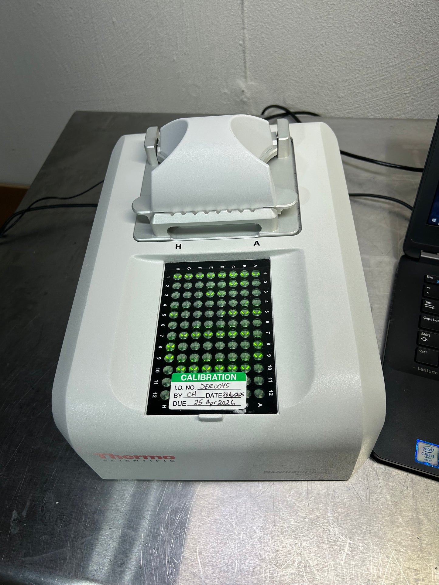 Thermo Scientific NanoDrop 8000 UV-VIs Spectrophotometer