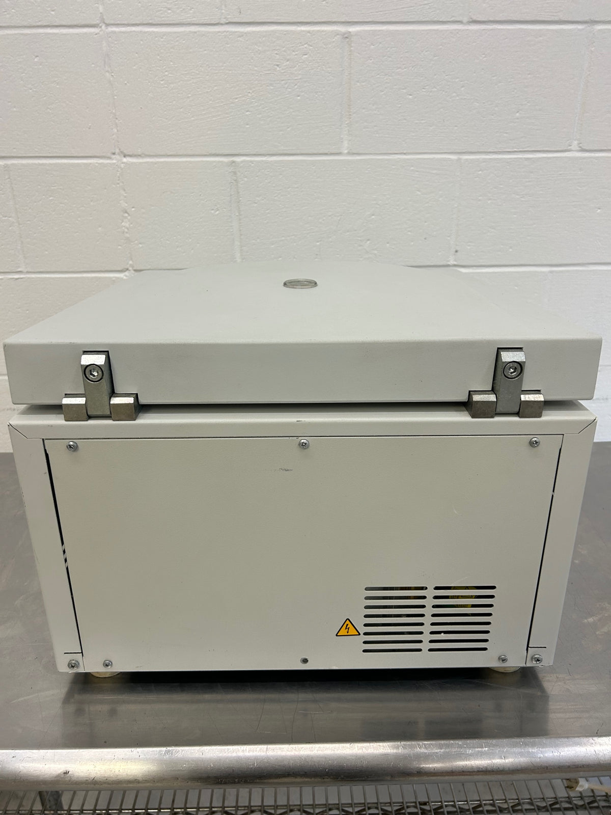 Eppendorf 5804 Benchtop Centrifuge No rotor