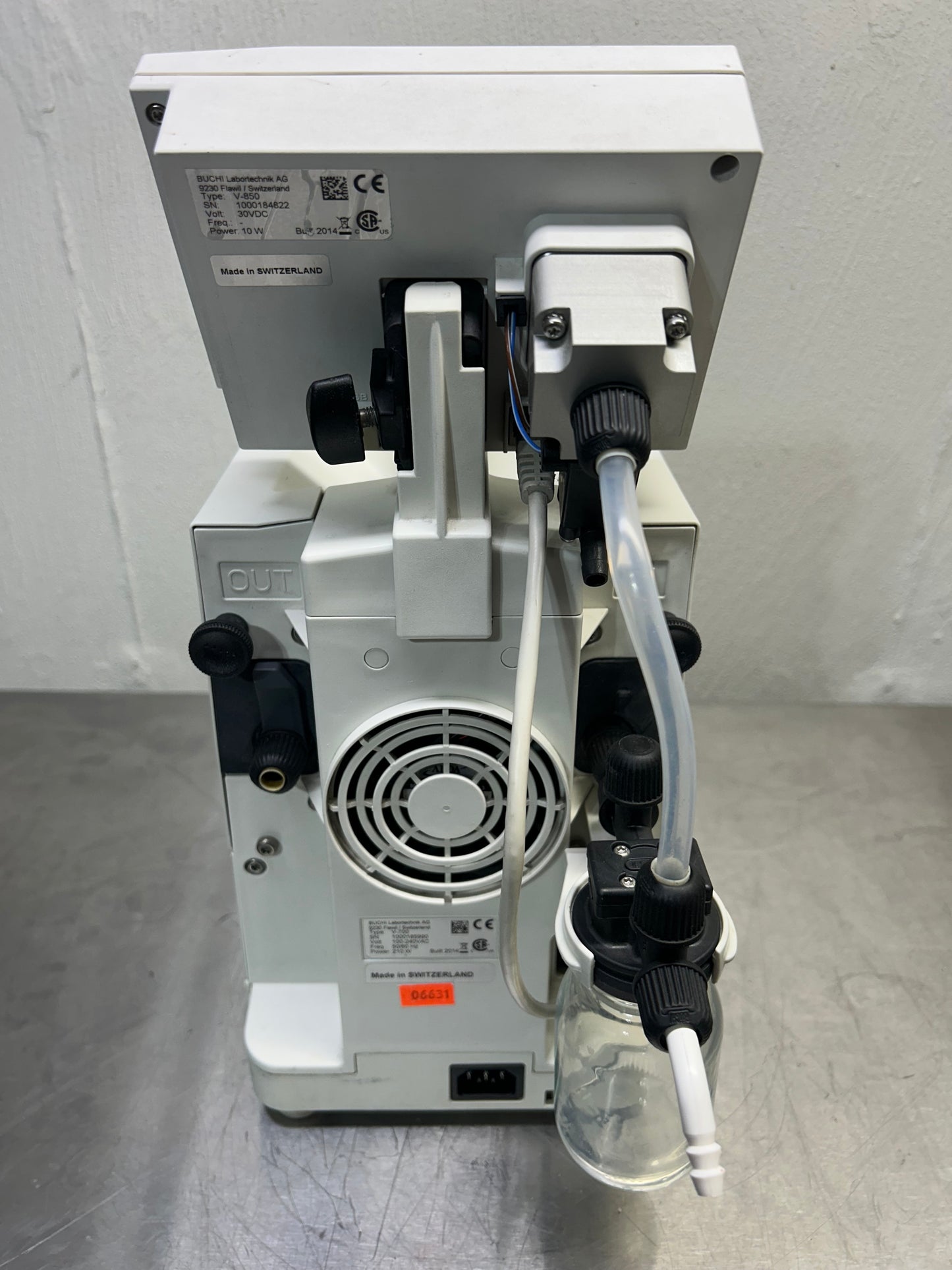 Buchi V-700 Diaphragm Pump with V-850 Vacuum Controller DOM 2014