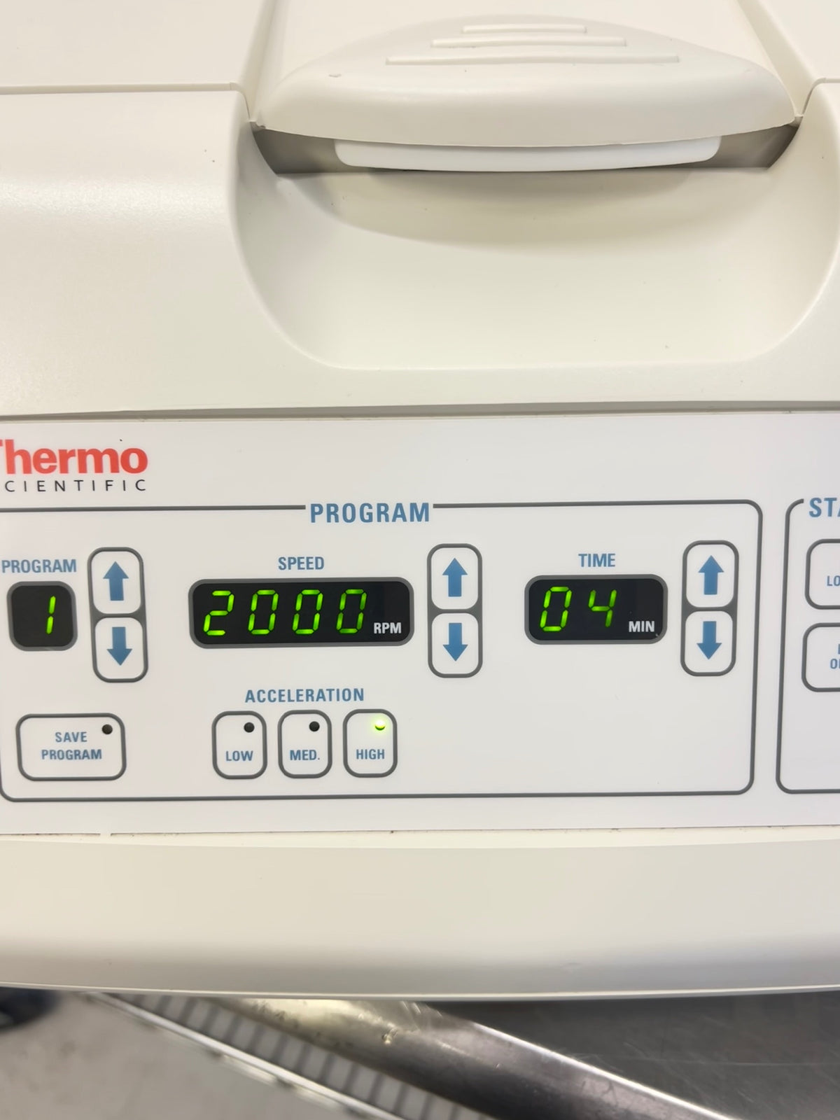 Thermo Scientific Cytonspin 4 Cytocentrifuge Working See video