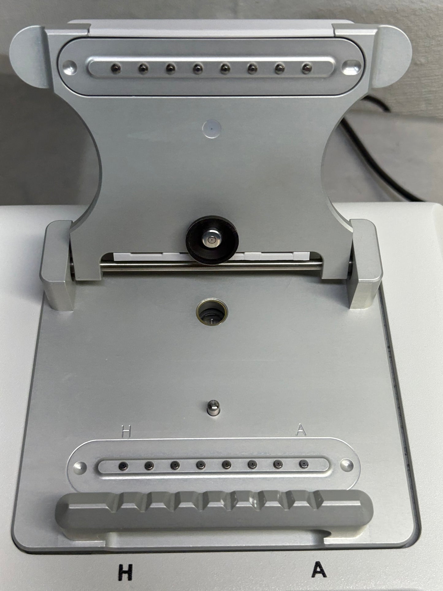 Thermo Scientific NanoDrop 8000 UV-VIs Spectrophotometer
