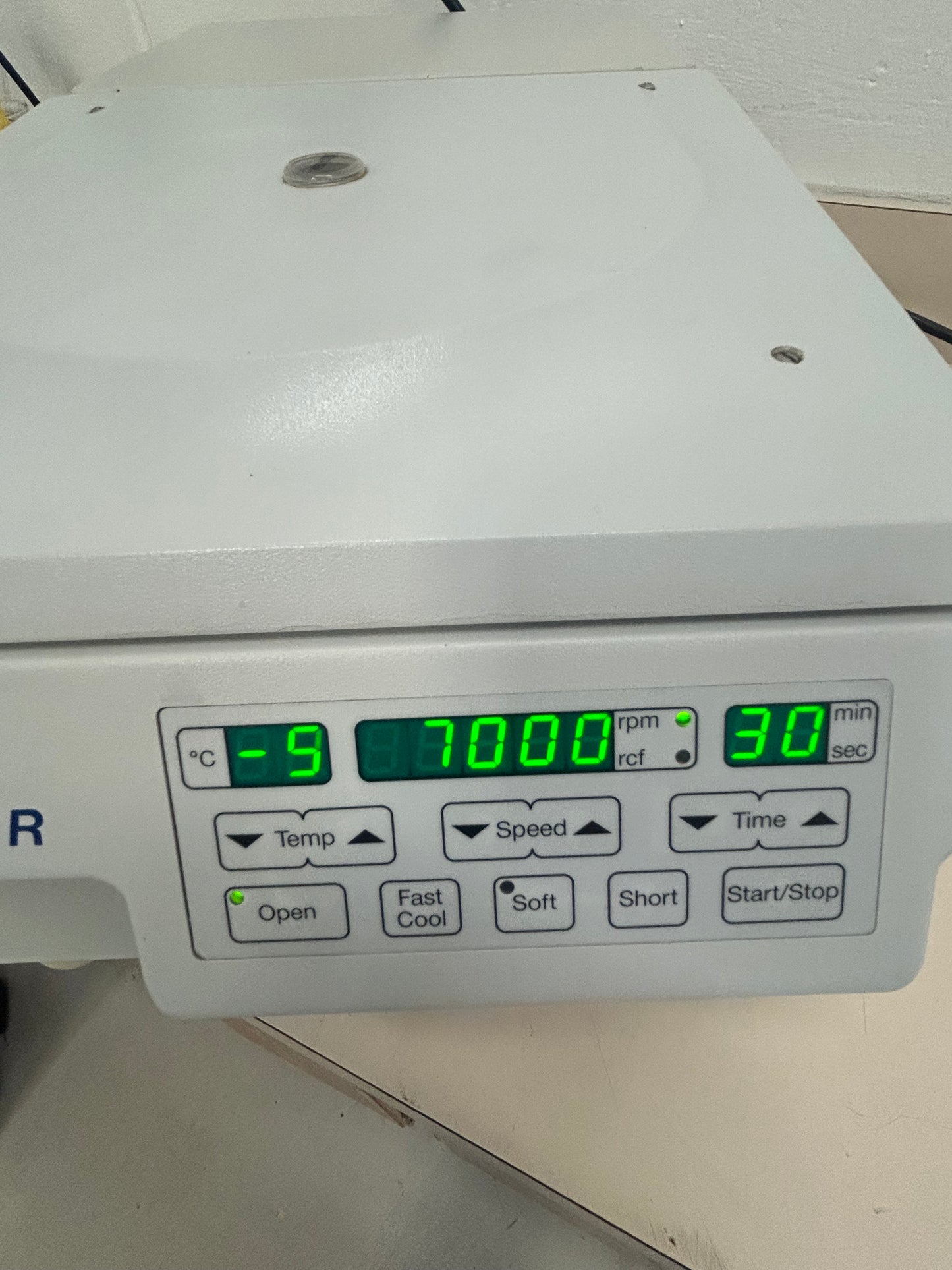 Eppendorf 5417R Refrigerated Centrifuge