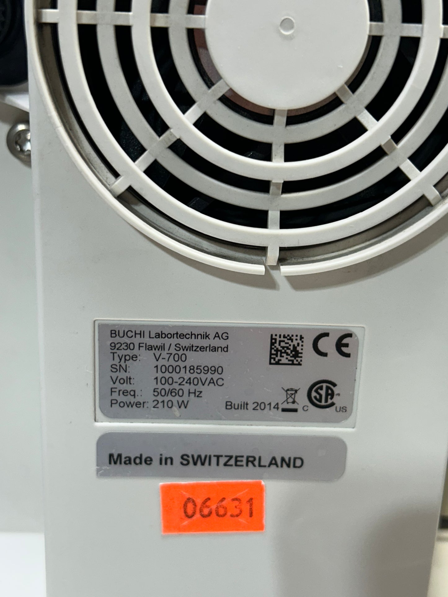 Buchi V-700 Diaphragm Pump with V-850 Vacuum Controller DOM 2014