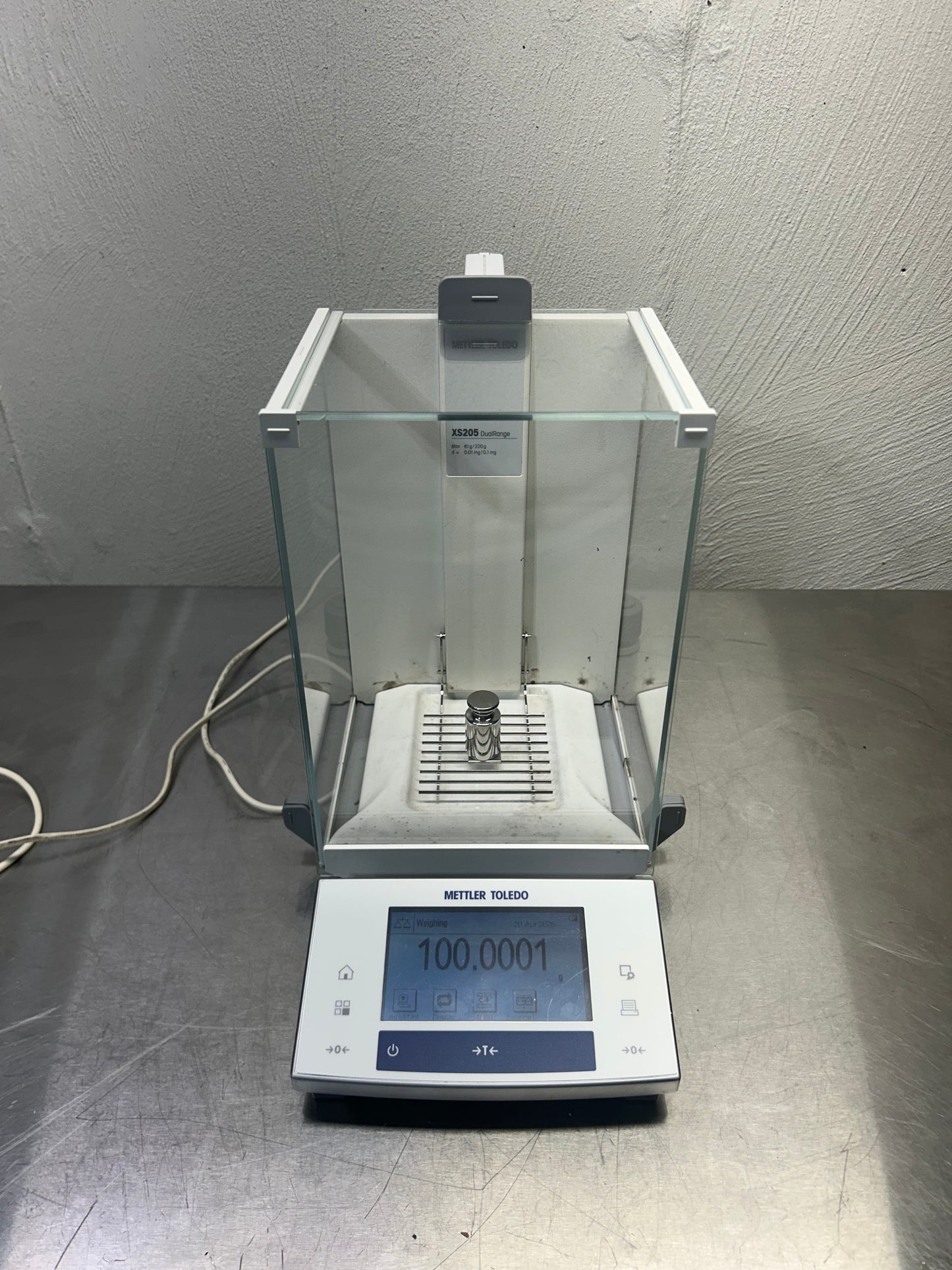 Mettler Toledo XS205DU Analytical Balance Readability 0.01 mg Unit 2