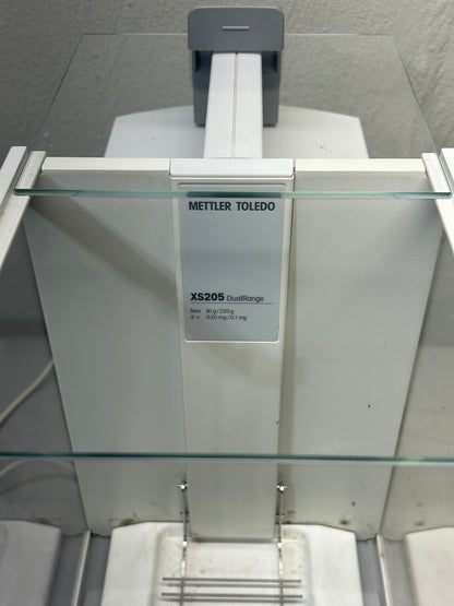Mettler Toledo XS205DU Analytical Balance Readability 0.01 mg Unit 2