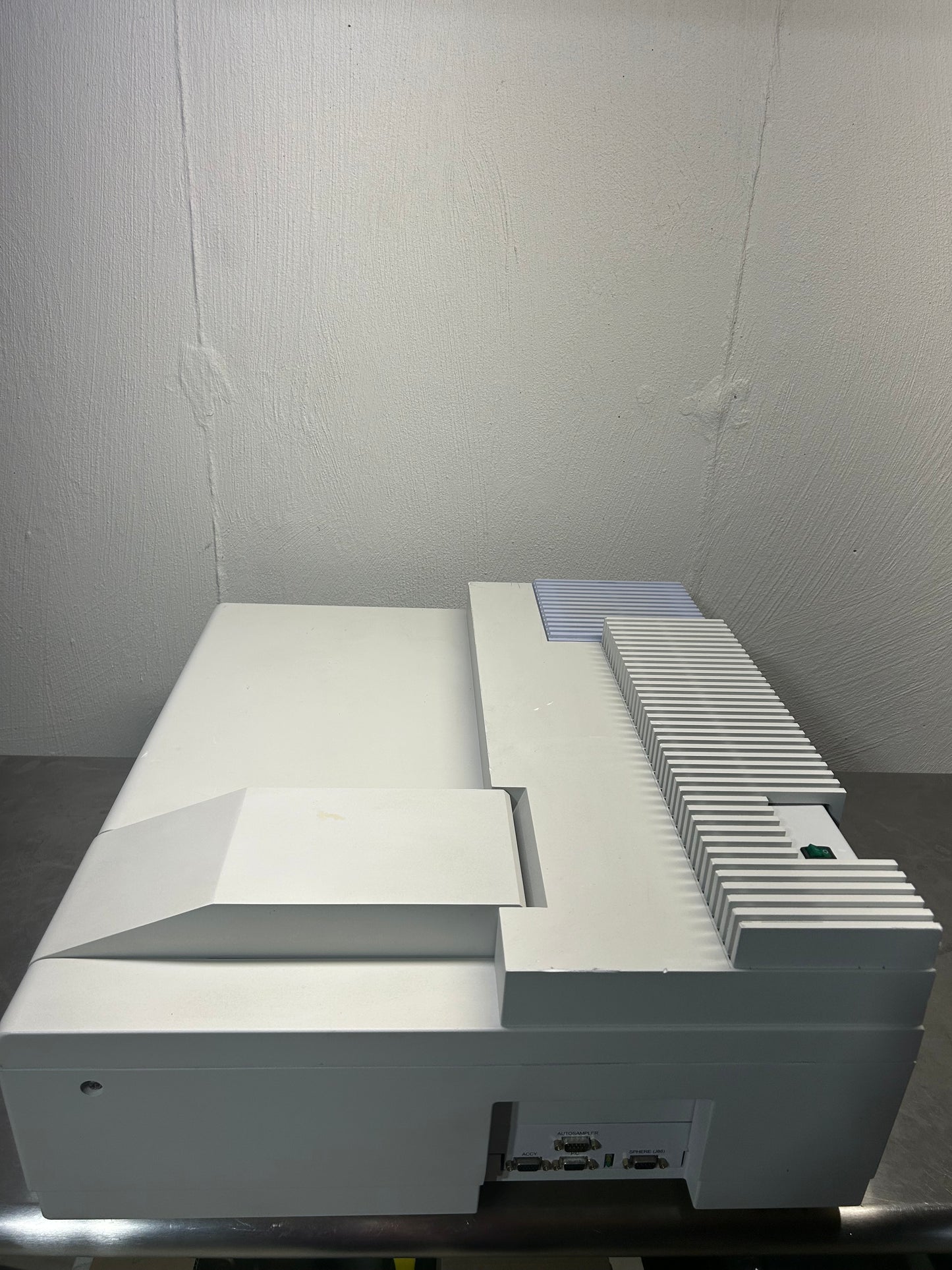 Perkin Elmer Lambda 25 UV/Vis Spectrophotometer with Laptop