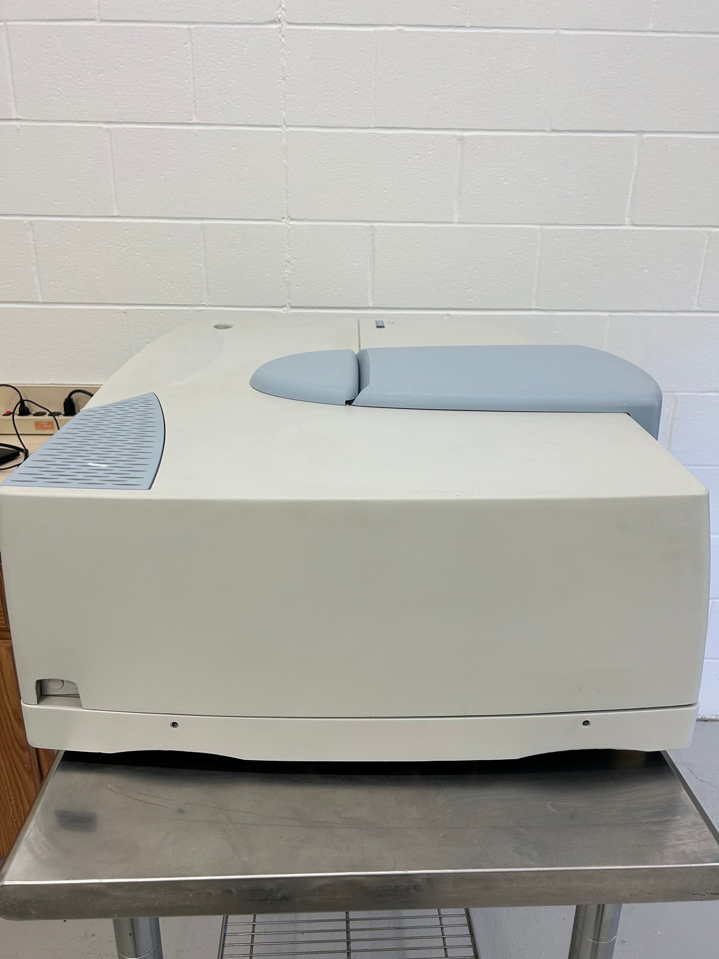 Perkin Elmer Lambda 650 High-Performance UV-Vis Spectrophotometer