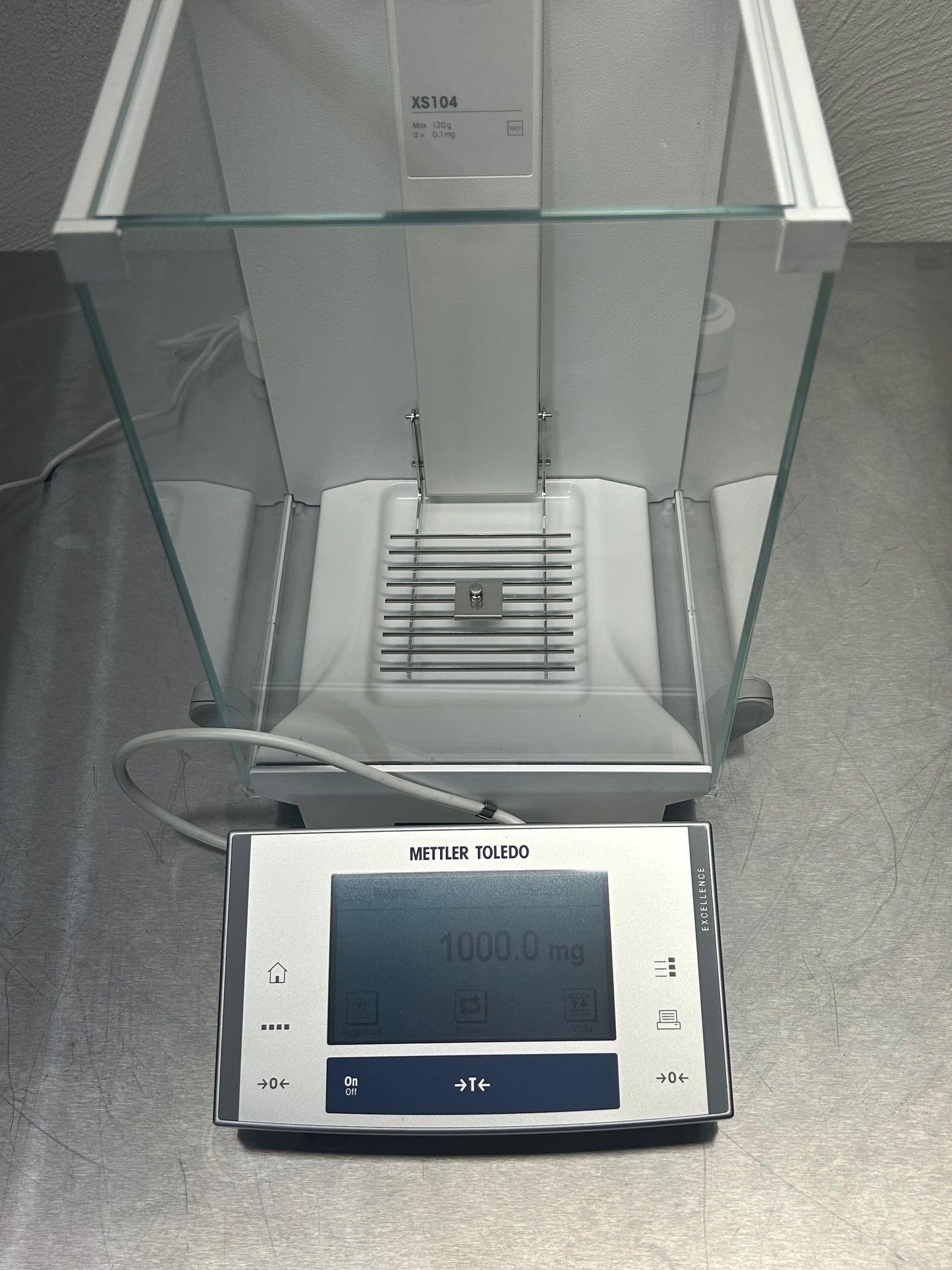 Mettler Toledo XS104/FACT Analytical Balance