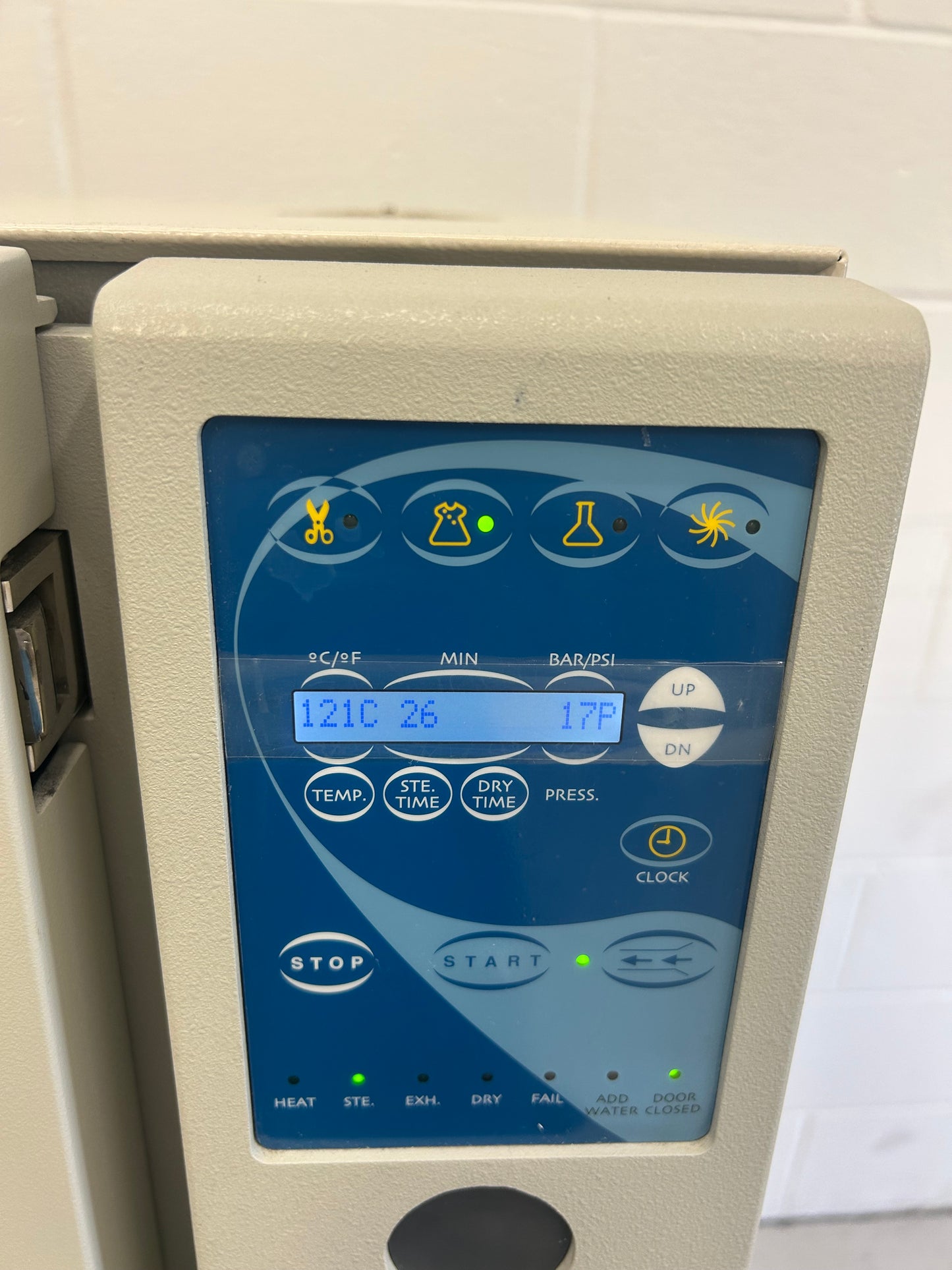 Tuttnauer Autoclave-Steam Sterilizer 3545E 220V