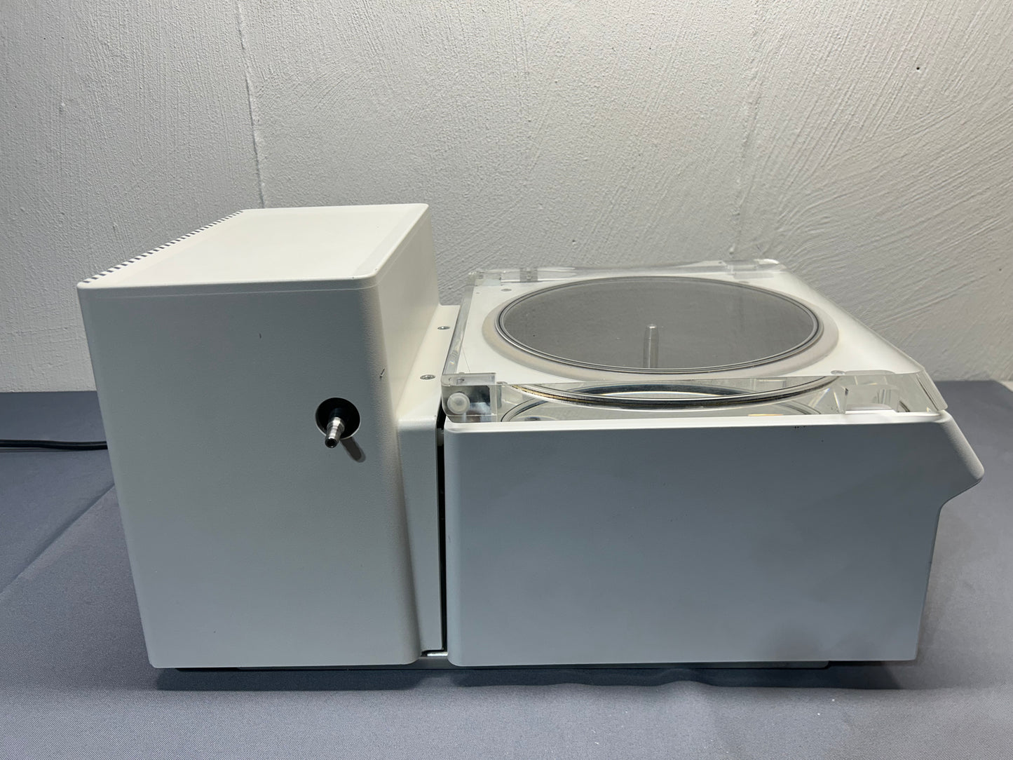 Eppendorf Vacufuge Vacuum Concentrator 5301