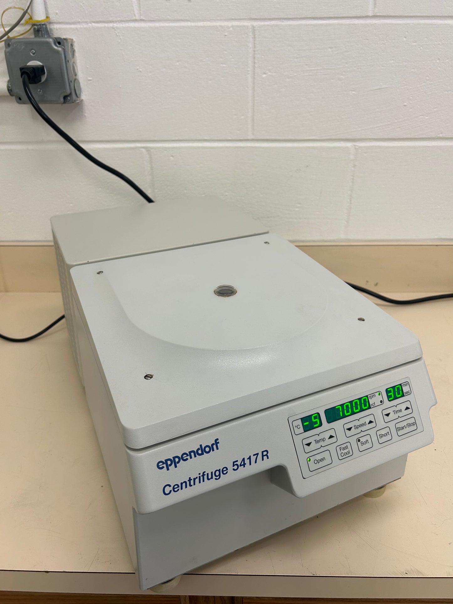 Eppendorf 5417R Refrigerated Centrifuge