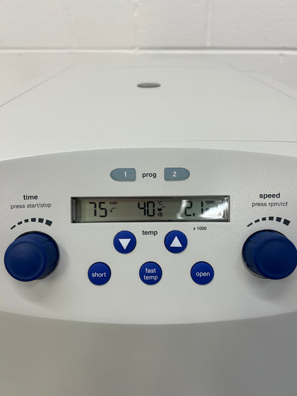 Eppendorf 5702RH Refrigerated/Heated Centrifuge