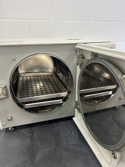 Tuttnauer Autoclave-Steam Sterilizer 3545E 220V