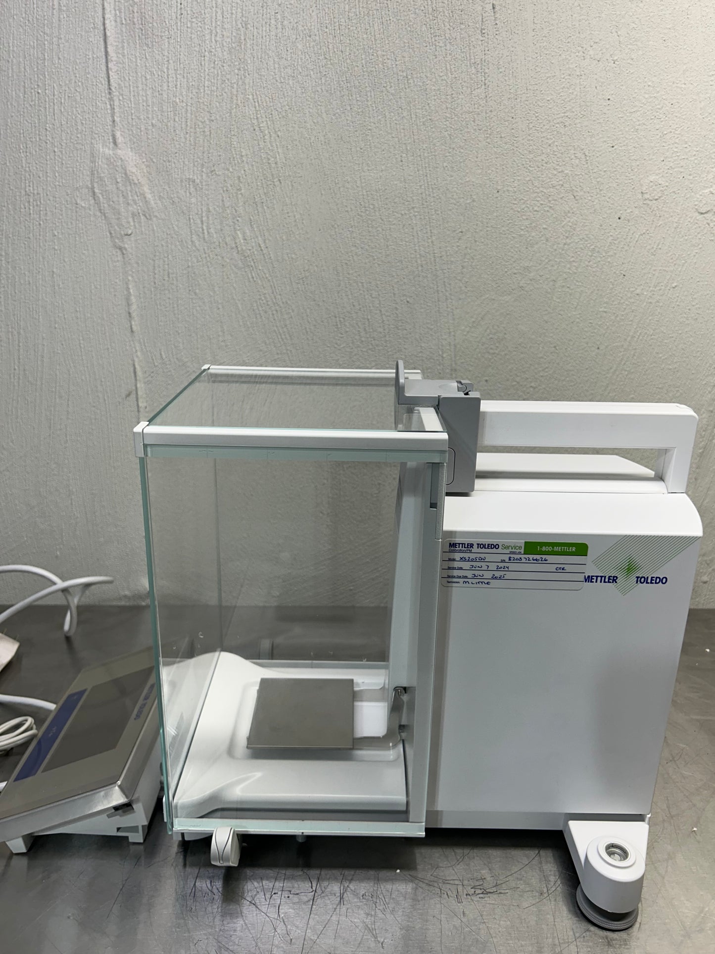 Mettler Toledo XS205DU Analytical Balance Readability 0.01 mg
