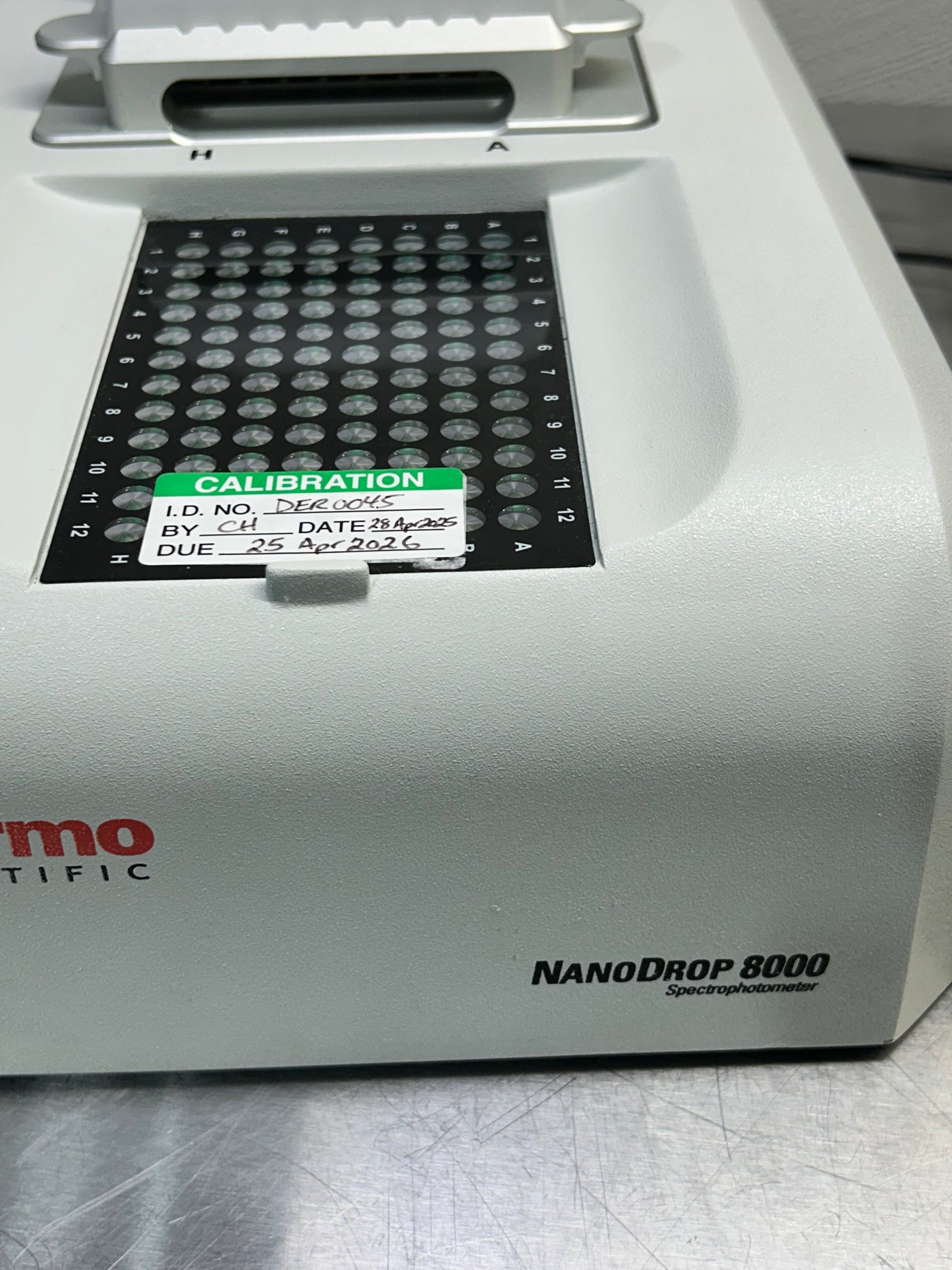 Thermo Scientific NanoDrop 8000 UV-VIs Spectrophotometer
