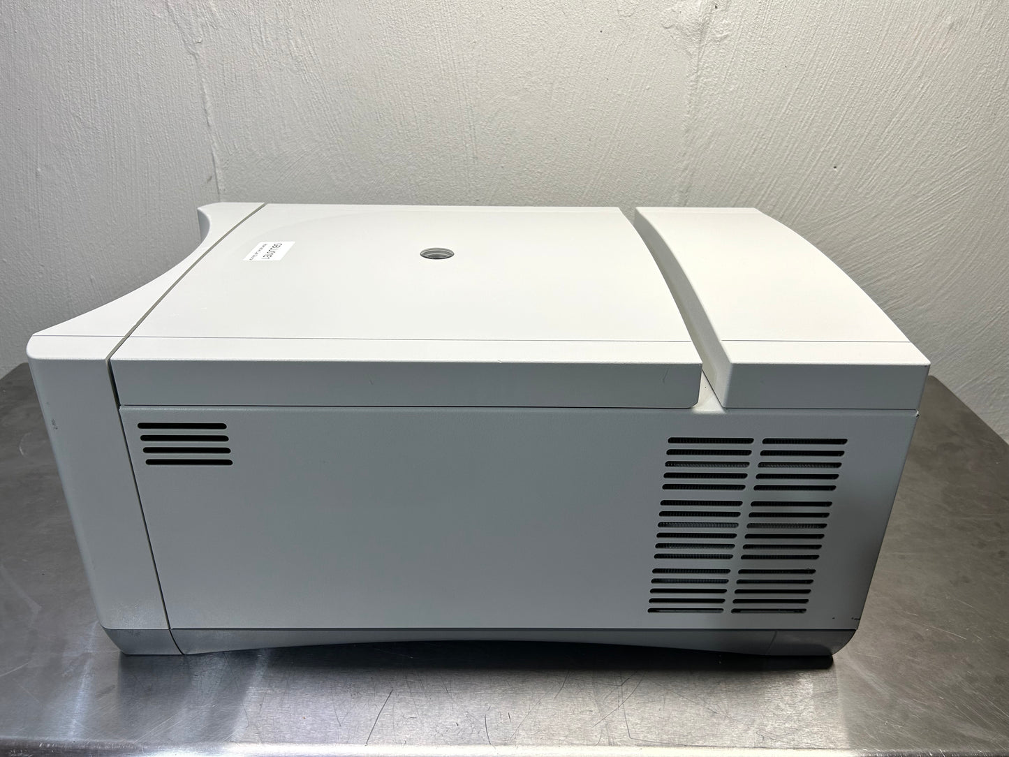 Eppendorf 5702R Refrigerated Centrifuge Unit 1