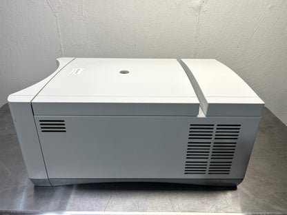 Eppendorf 5702R Refrigerated Centrifuge Unit 1