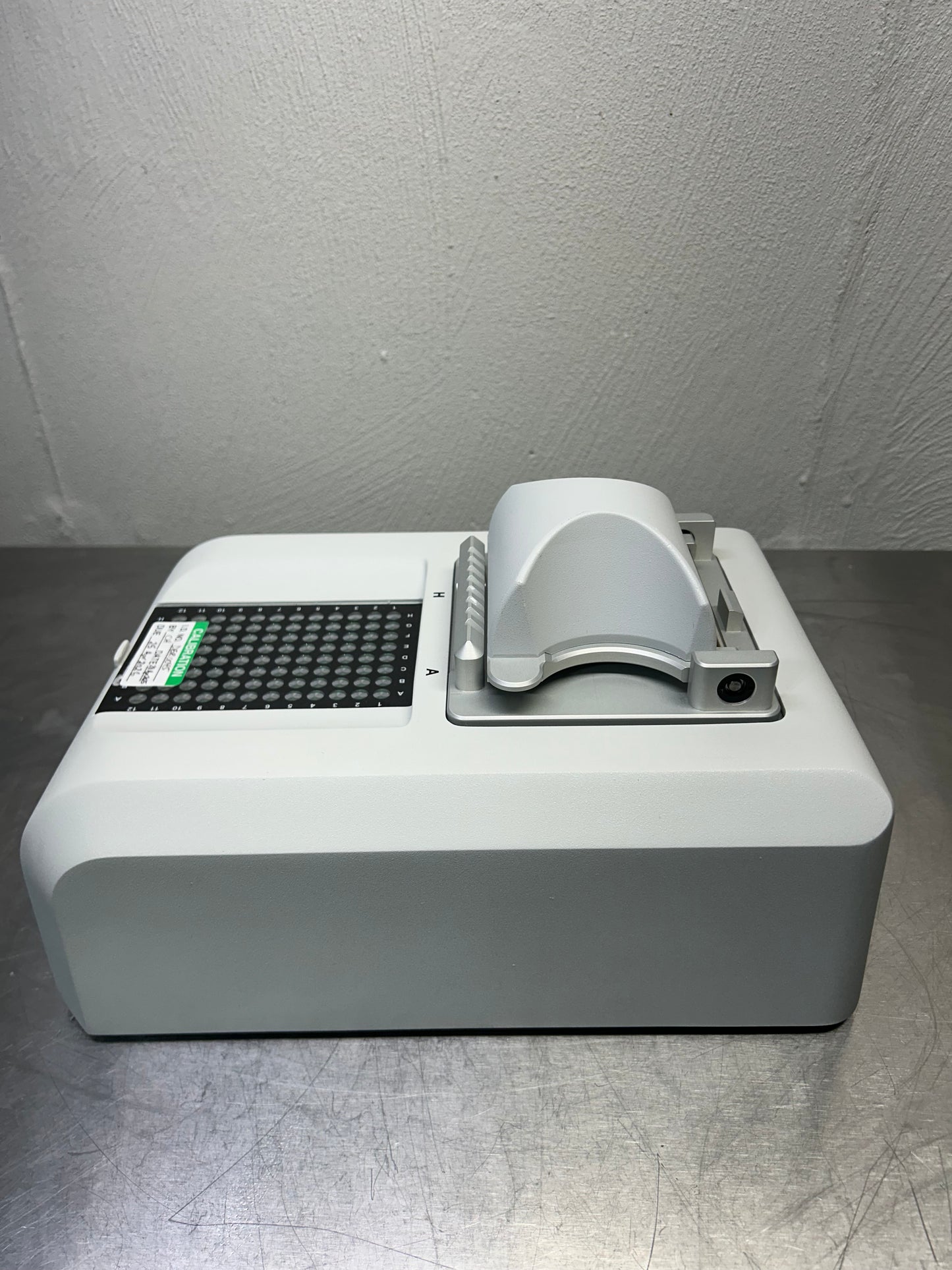 Thermo Scientific NanoDrop 8000 UV-VIs Spectrophotometer