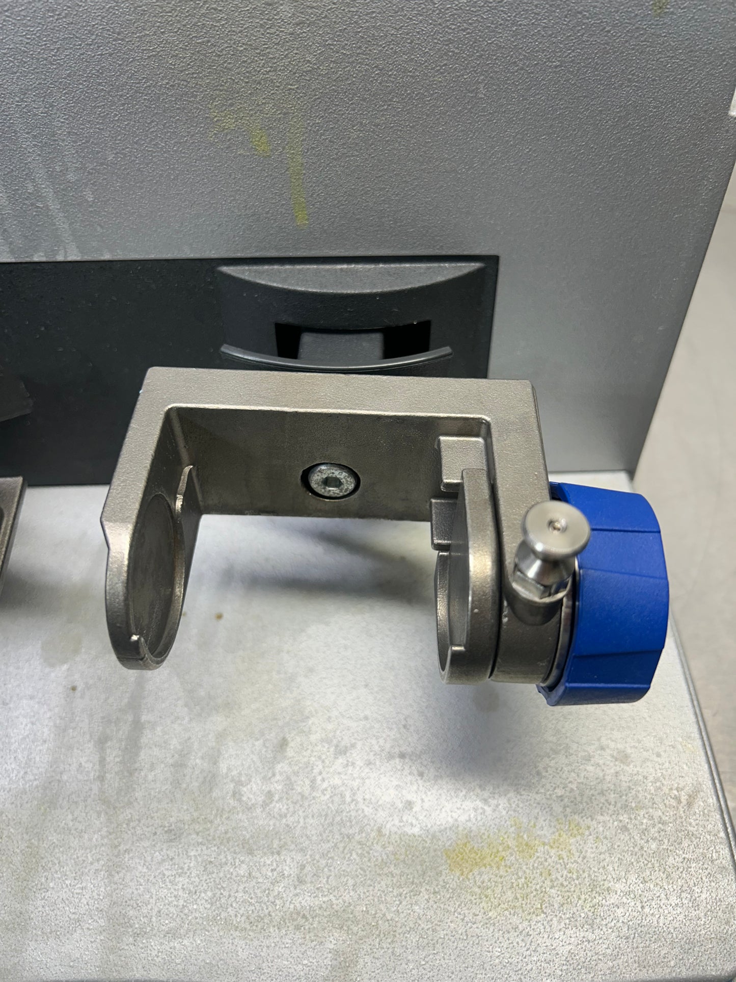 Retsch Qiagen Tissuelyser II Sample Disruptor MM400 DOM2020