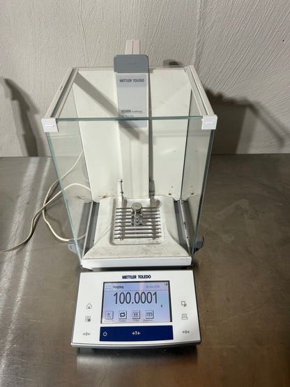 Mettler Toledo XS205DU Analytical Balance Readability 0.01 mg Unit 2