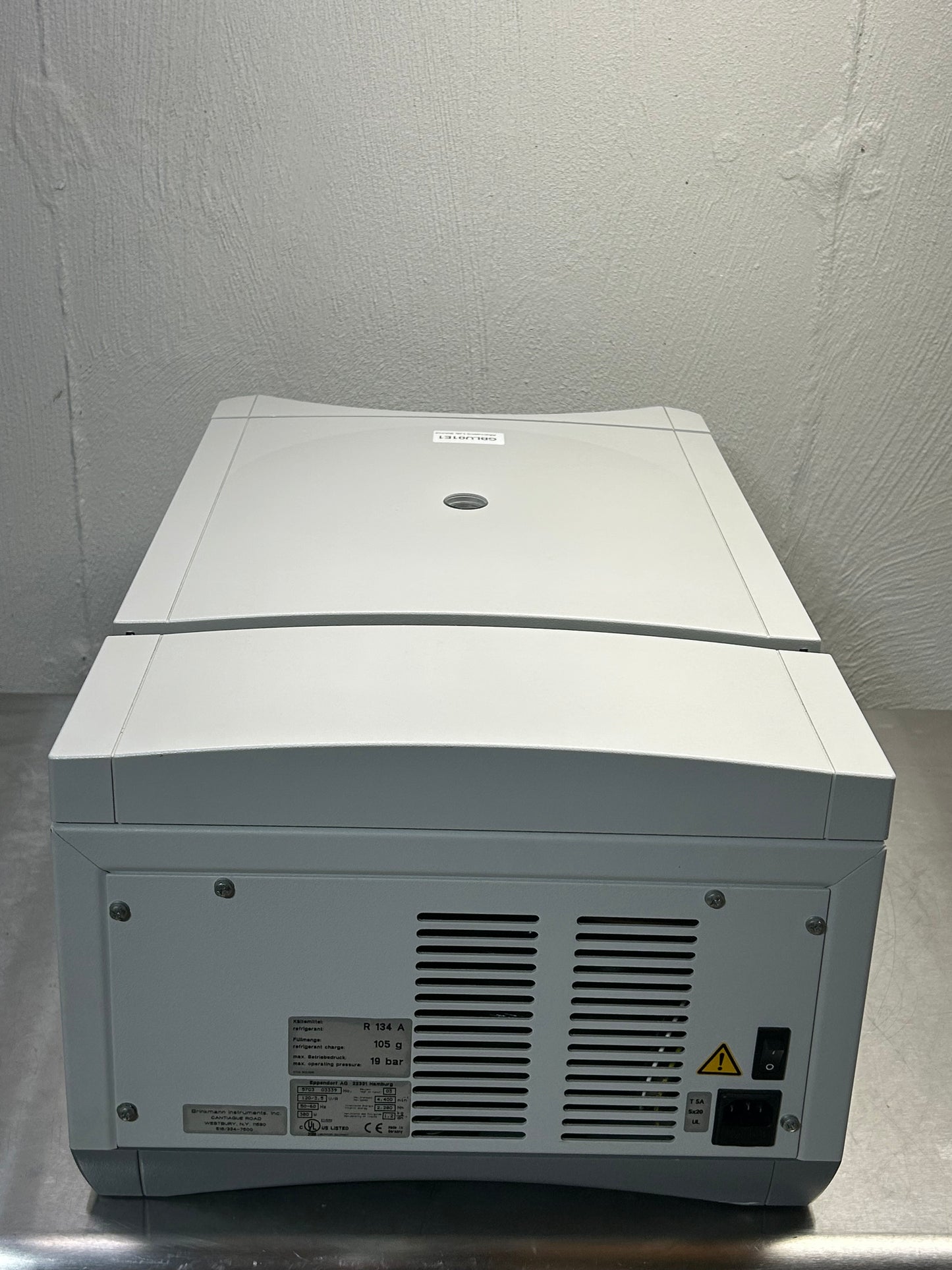 Eppendorf 5702R Refrigerated Centrifuge Unit 1
