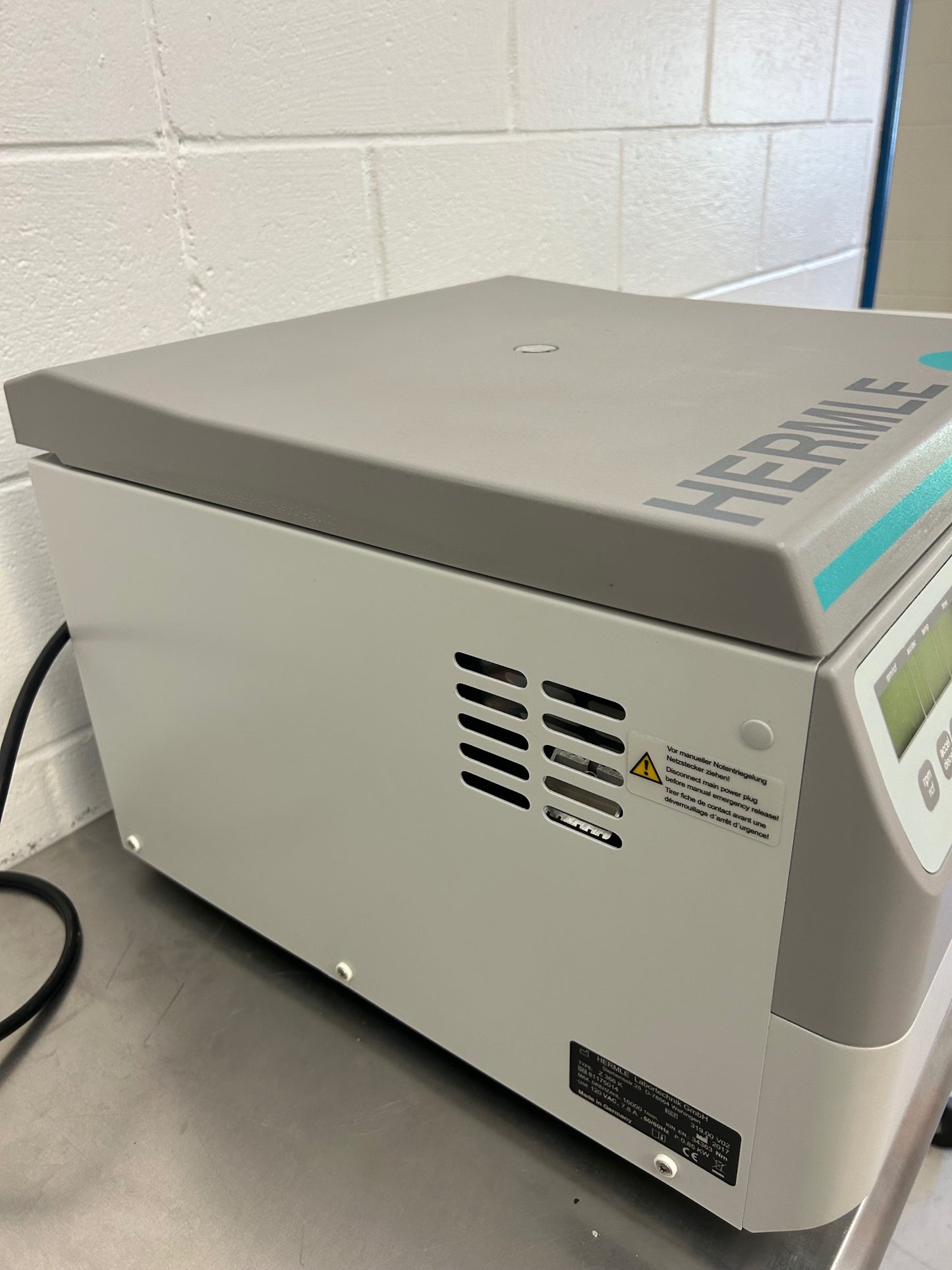 Hermle Benchmark Z366K Refrigerated Centrifuge w/ 2 rotors DOM2017